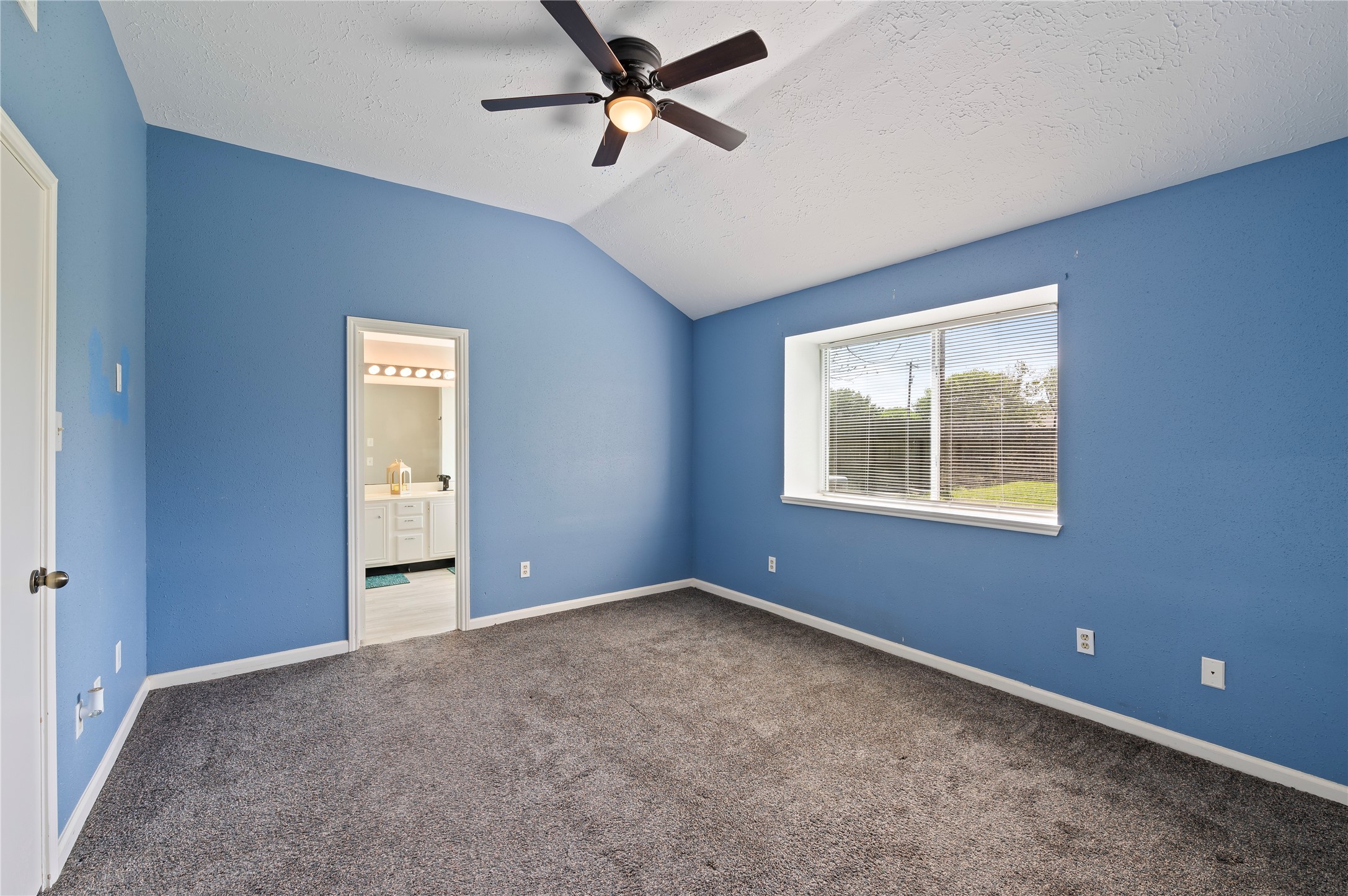 1911 Edinburg Avenue Property Photo 19
