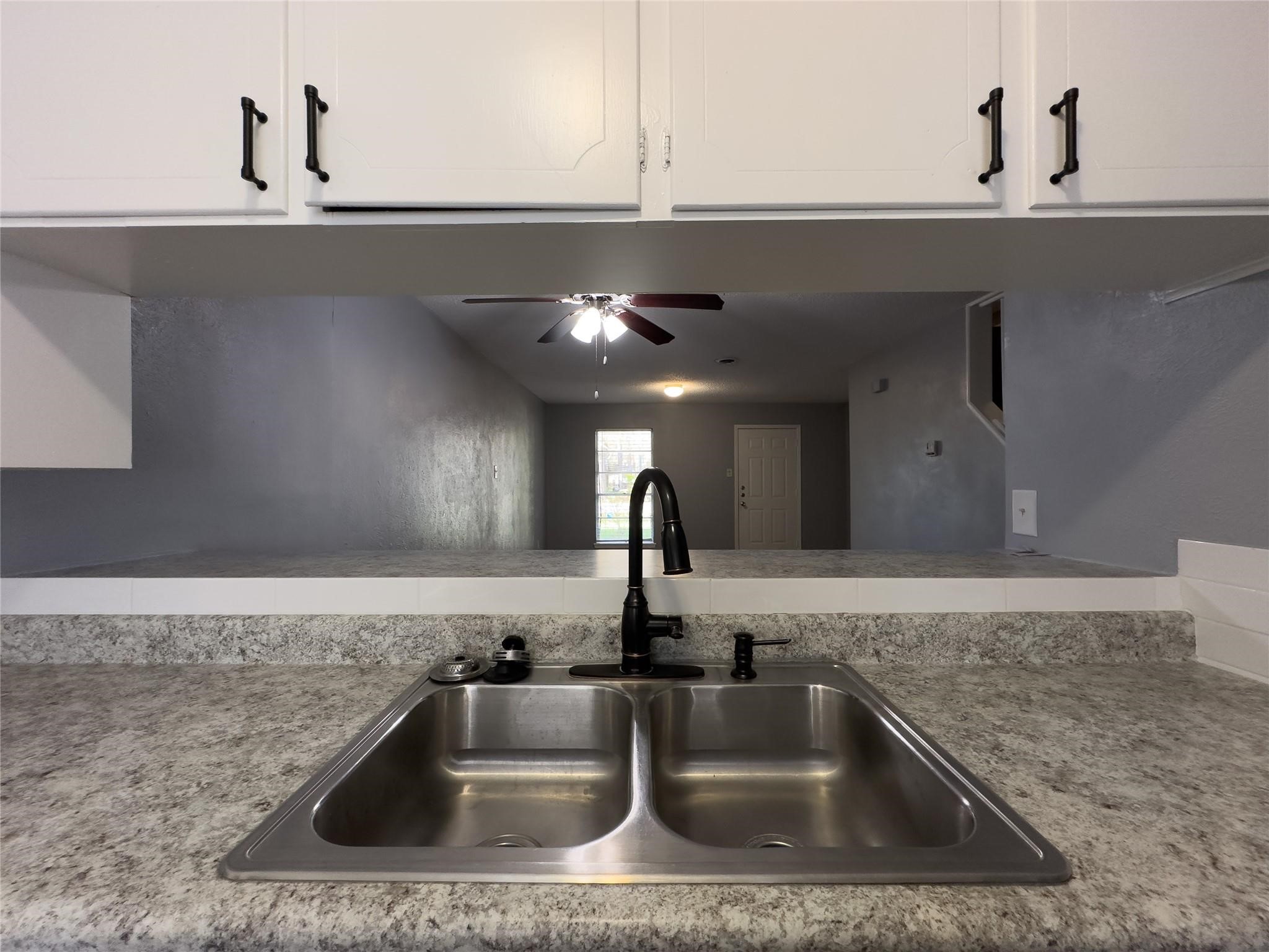 122 N Iowa Avenue 3 Property Photo 8