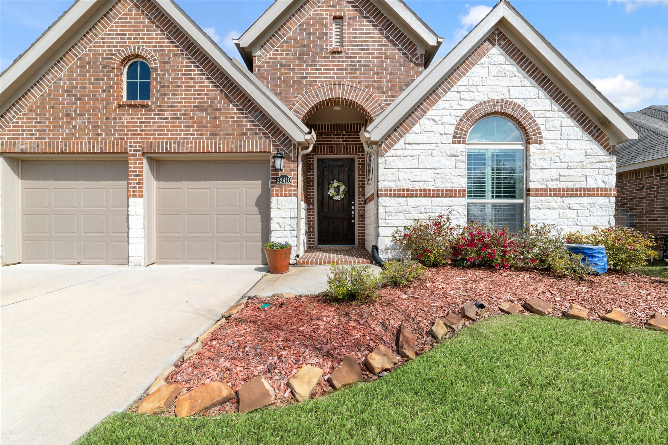 22410 Charles Beard Drive Property Photo 2