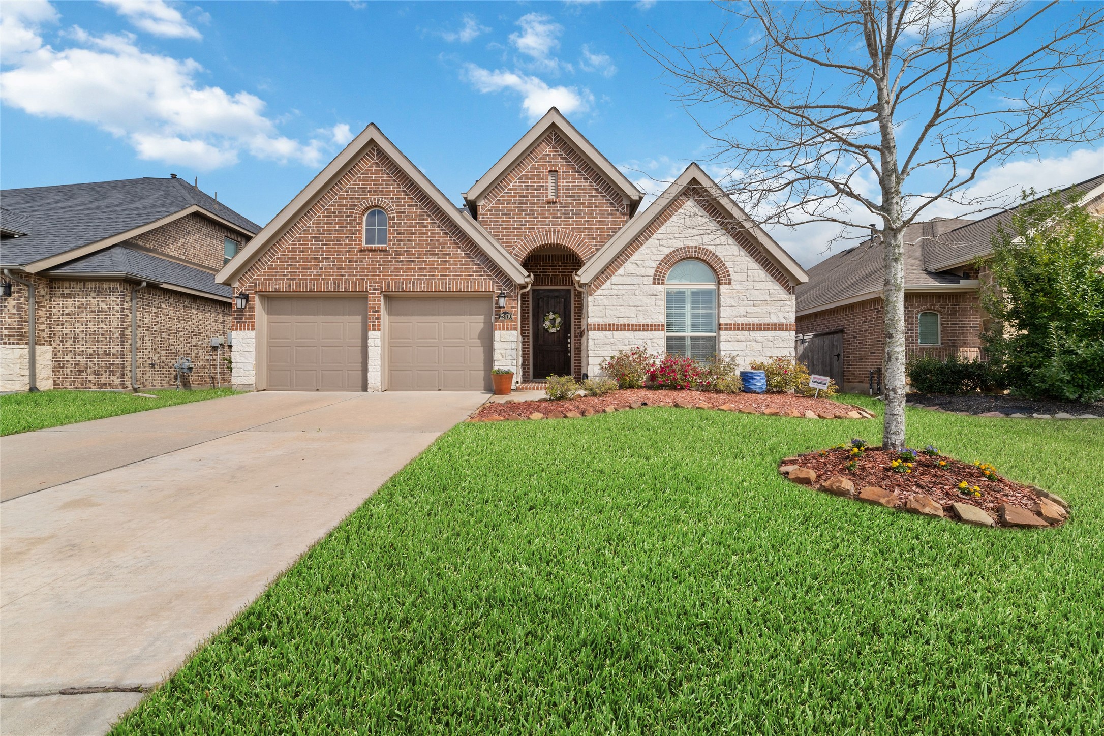 22410 Charles Beard Drive Property Photo 3