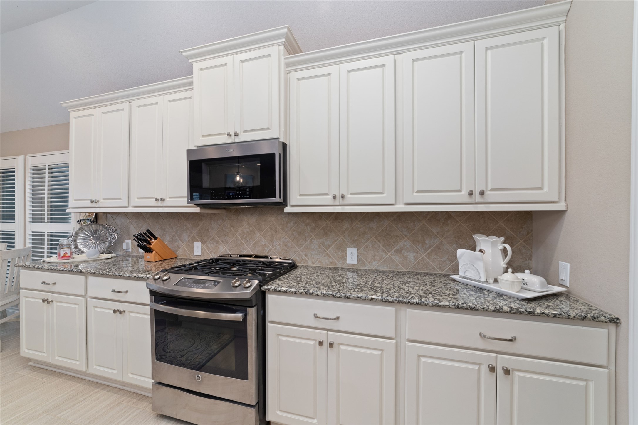 22410 Charles Beard Drive Property Photo 16
