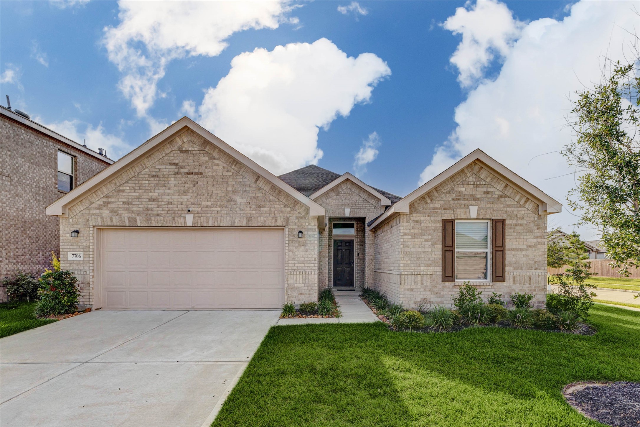 7706 Coral Key Drive Property Photo 1