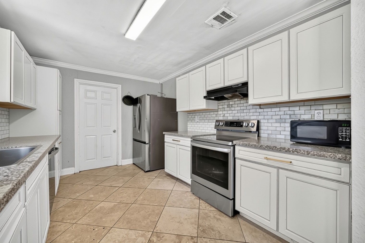 8822 Sultan Drive Property Photo 9