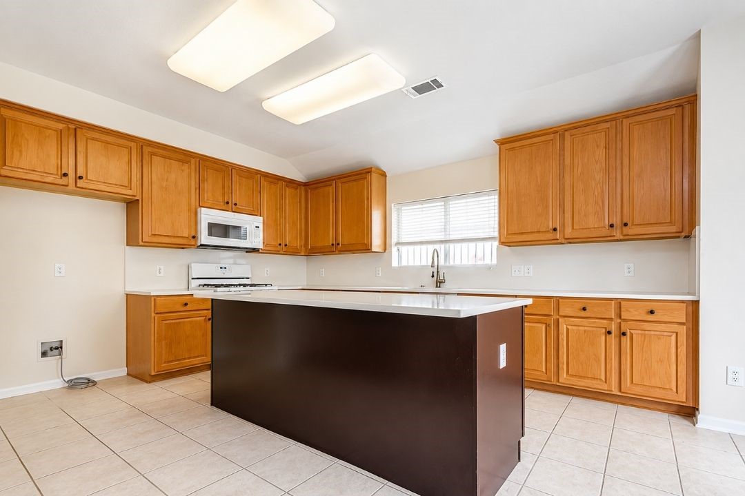 5402 Rosehaven Court Property Photo 9