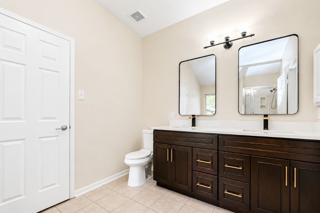 5402 Rosehaven Court Property Photo 12