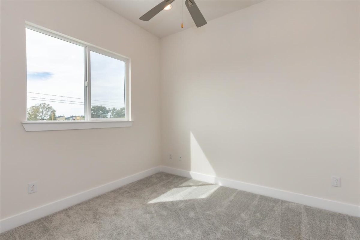 645 W 16th Street Property Photo 15