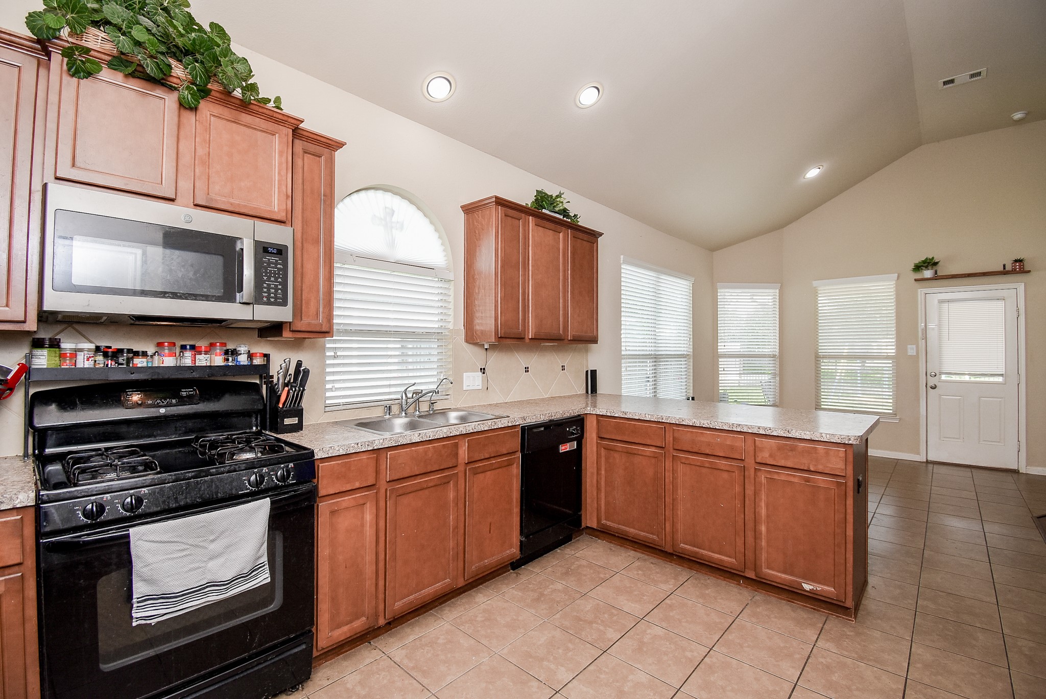 8610 Sweet Pasture Drive Property Photo 11