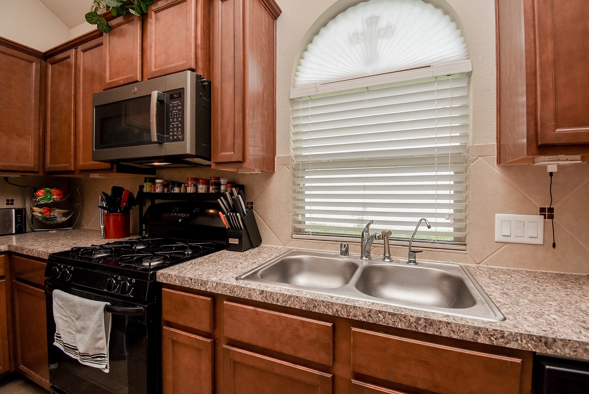 8610 Sweet Pasture Drive Property Photo 12