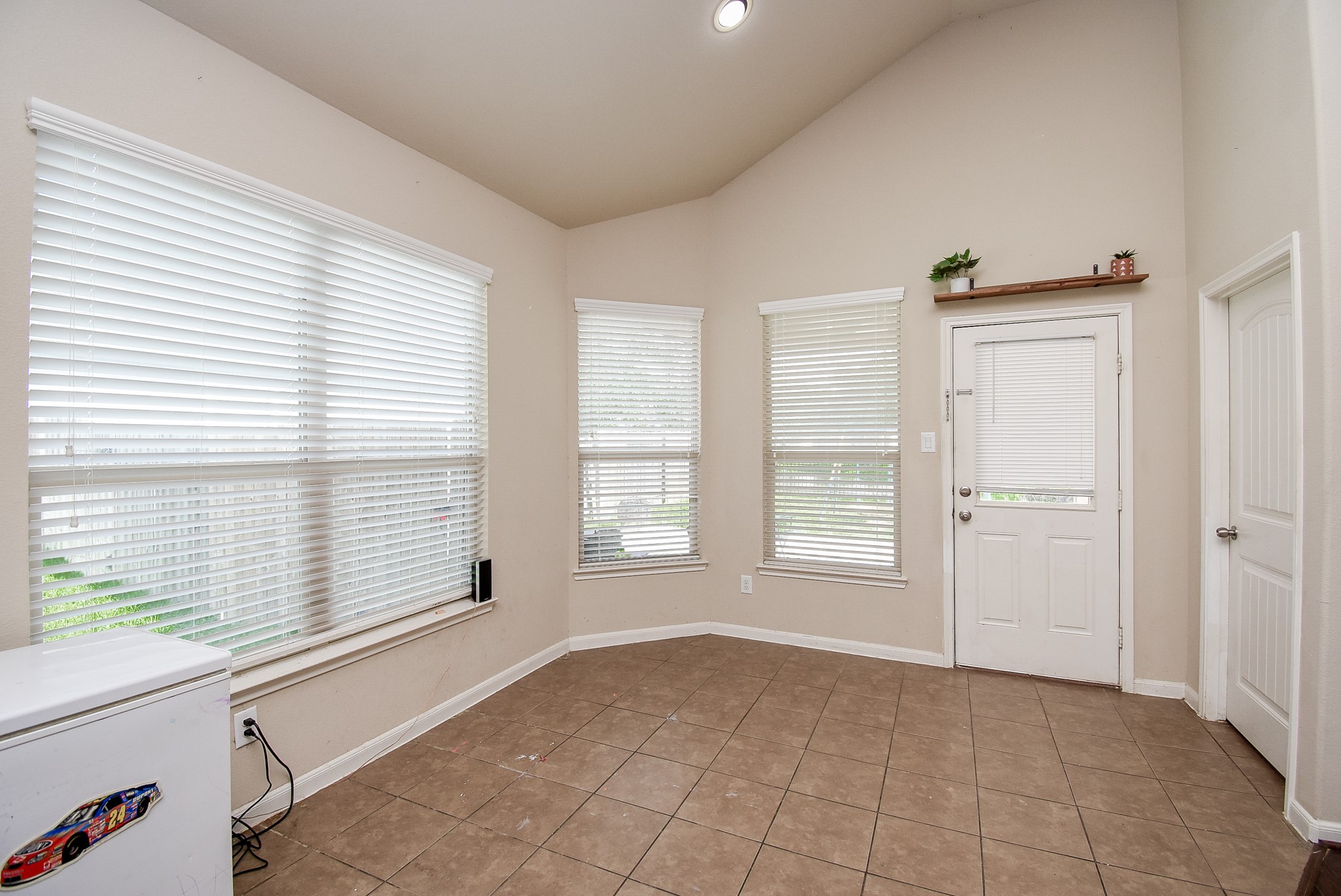 8610 Sweet Pasture Drive Property Photo 14