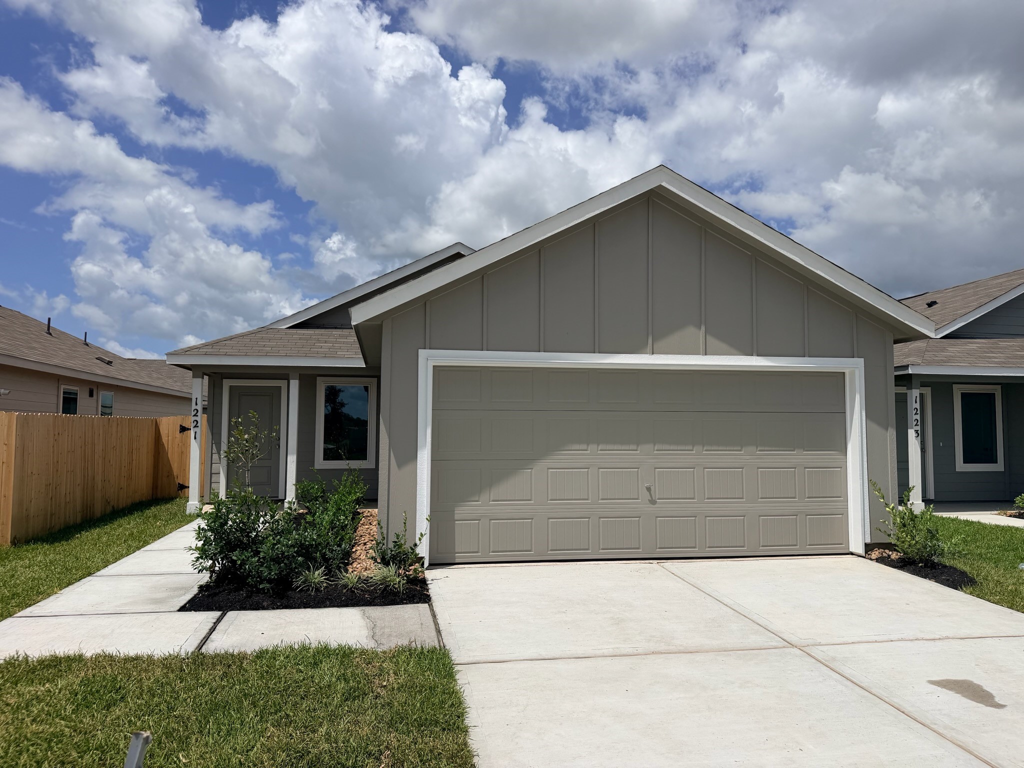 1221 Charlotte Way Property Photo 1