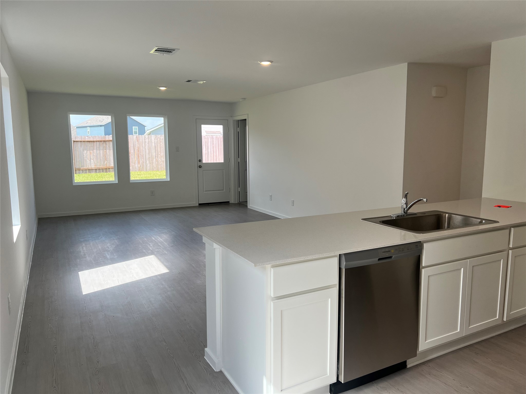 1221 Charlotte Way Property Photo 3