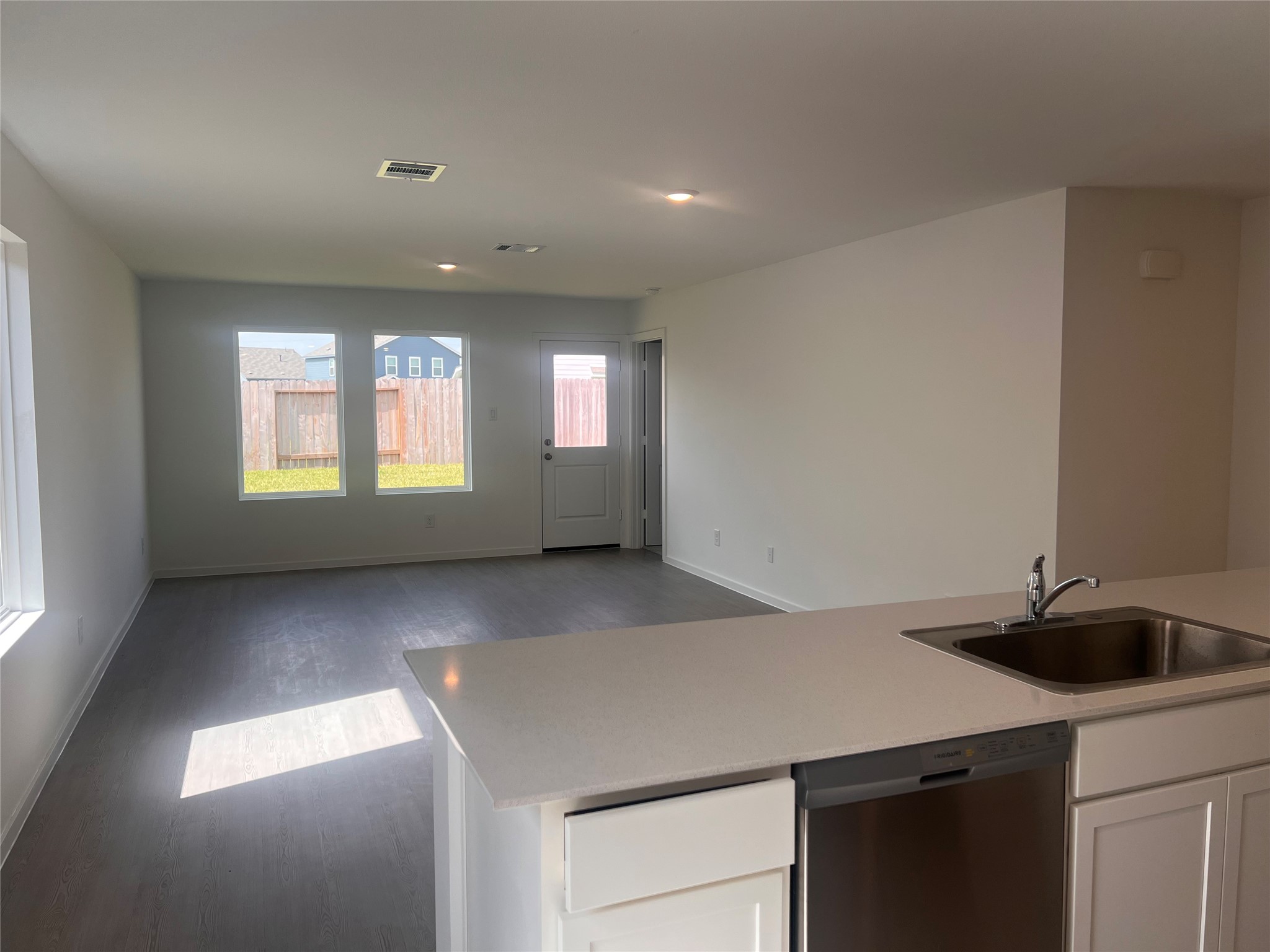 1221 Charlotte Way Property Photo 4