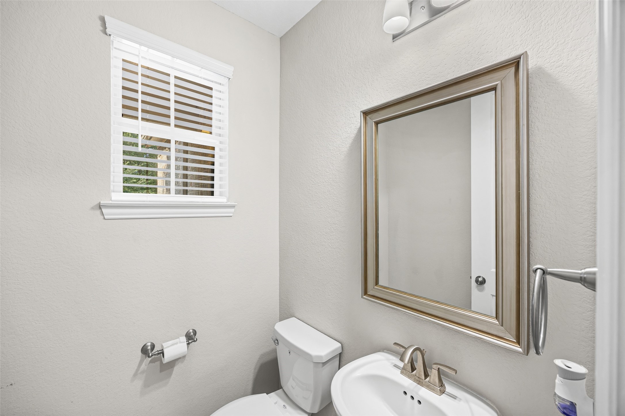 16506 Boundary Waters Lane Property Photo 9