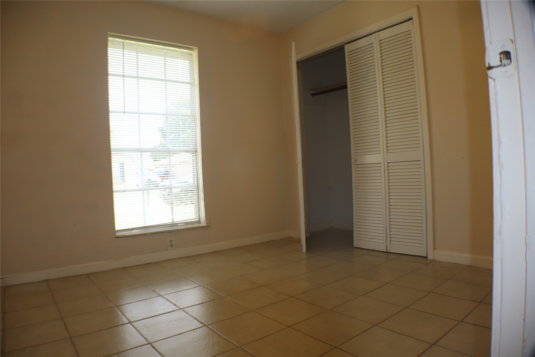 19307 Lazy Valley Drive Property Photo 8