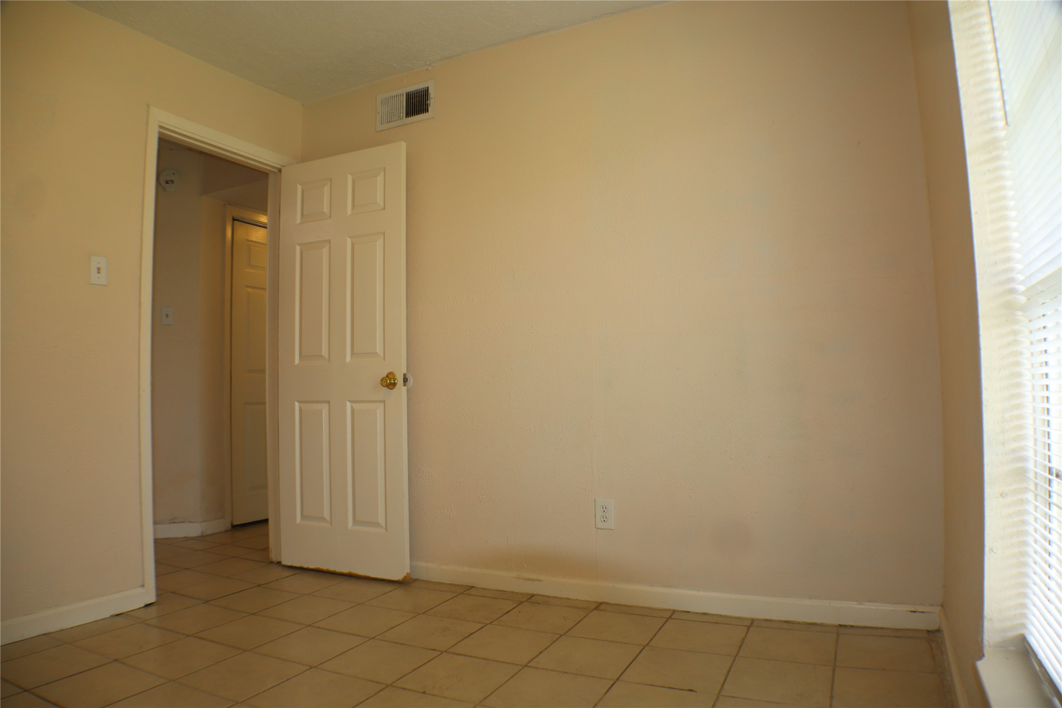 19307 Lazy Valley Drive Property Photo 9
