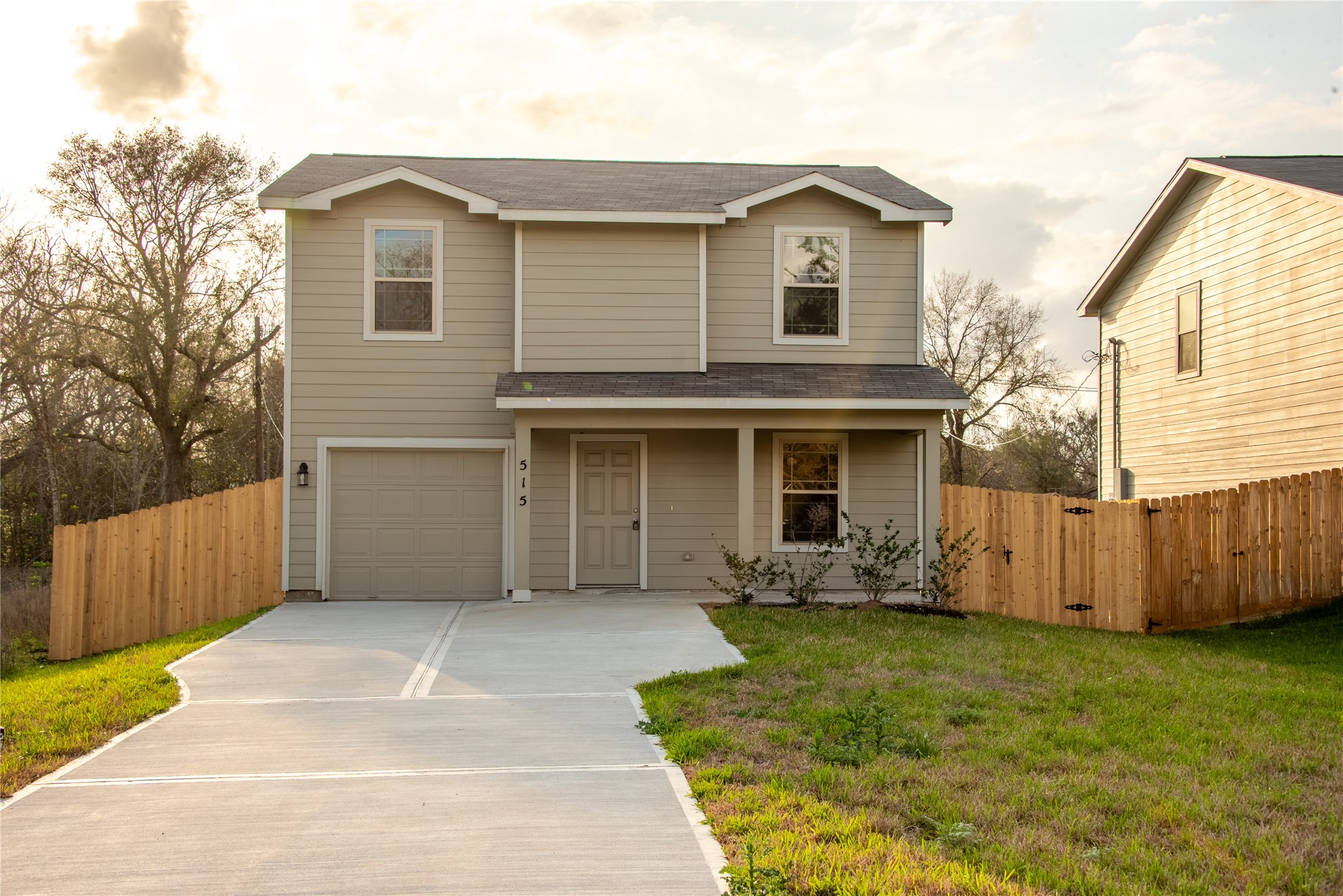 515 16th Street Property Photo 1