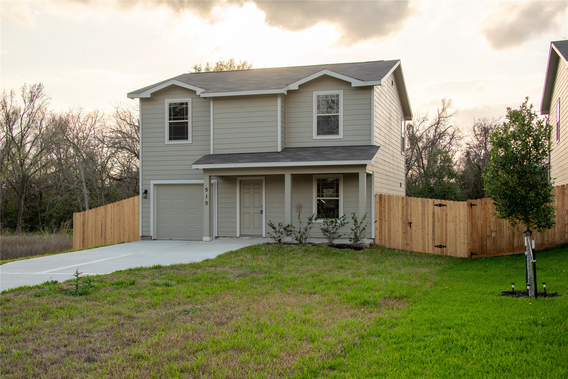 515 16th Street Property Photo 2