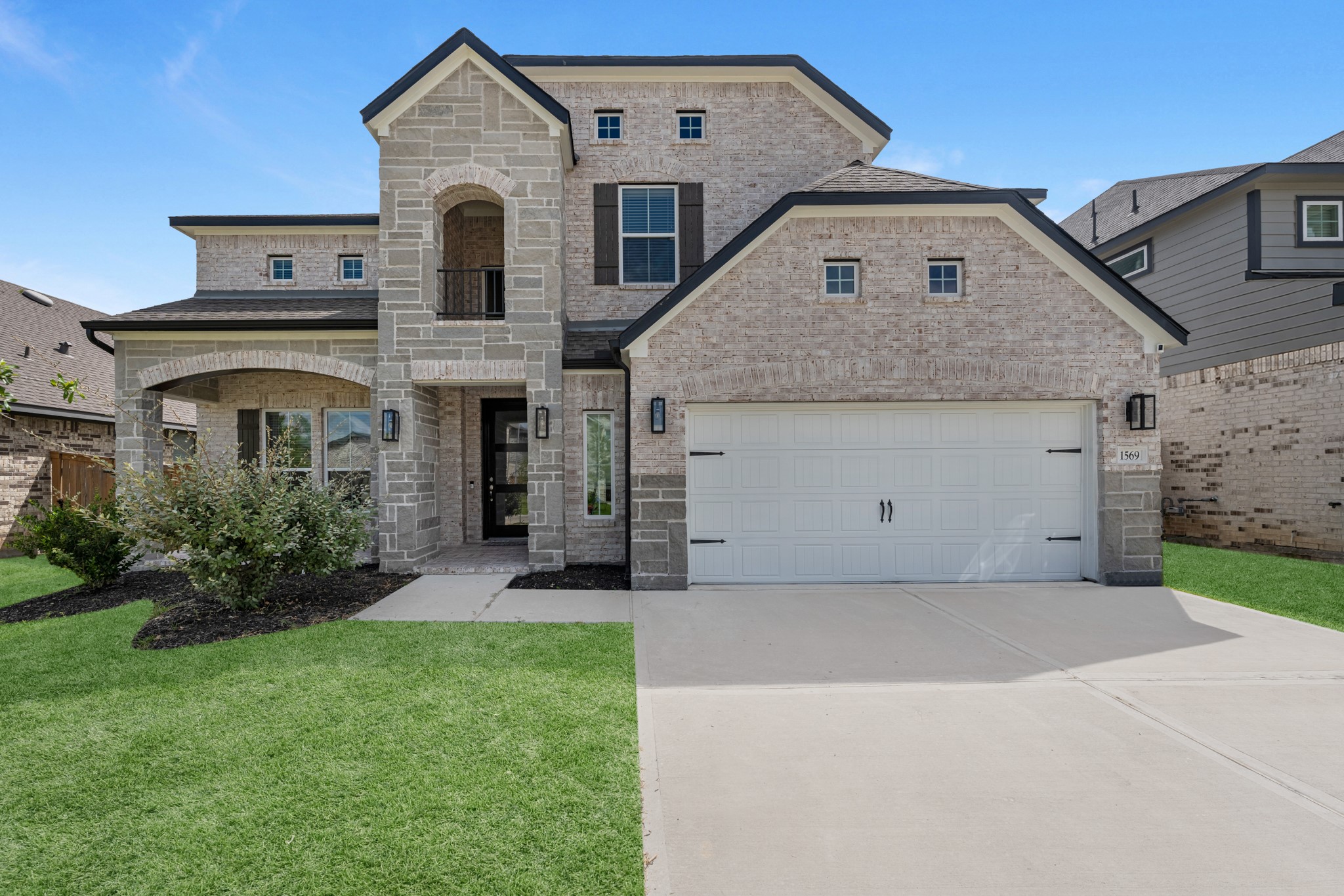 1569 Sunrise Gables Drive Property Photo 1