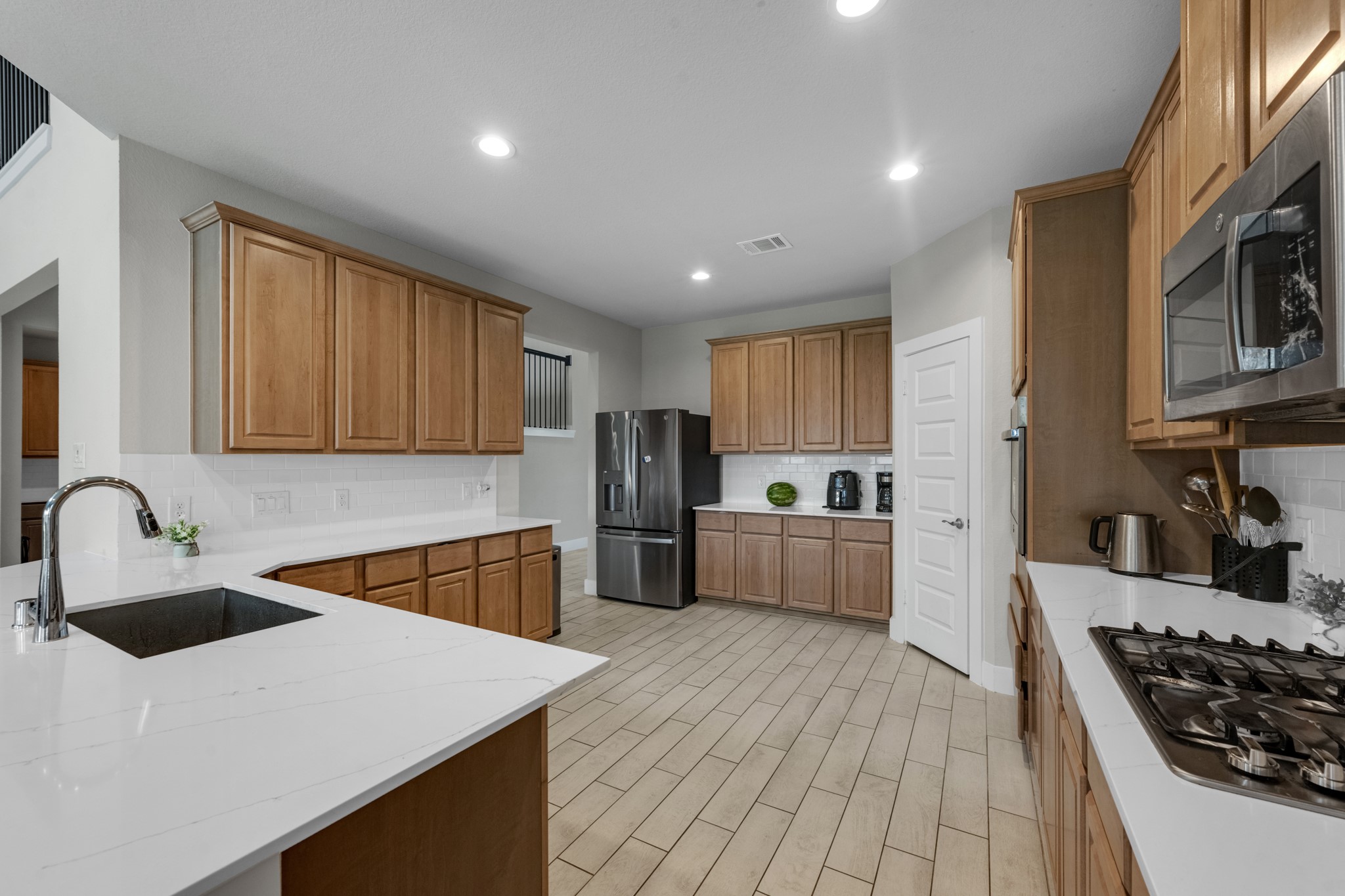 1569 Sunrise Gables Drive Property Photo 10