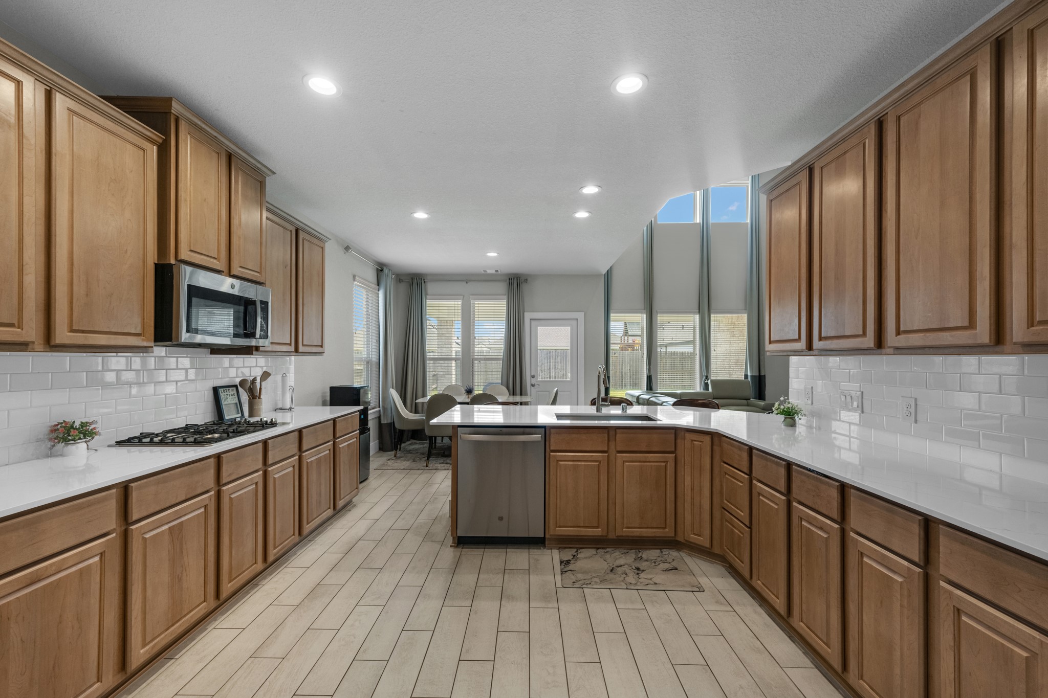 1569 Sunrise Gables Drive Property Photo 11