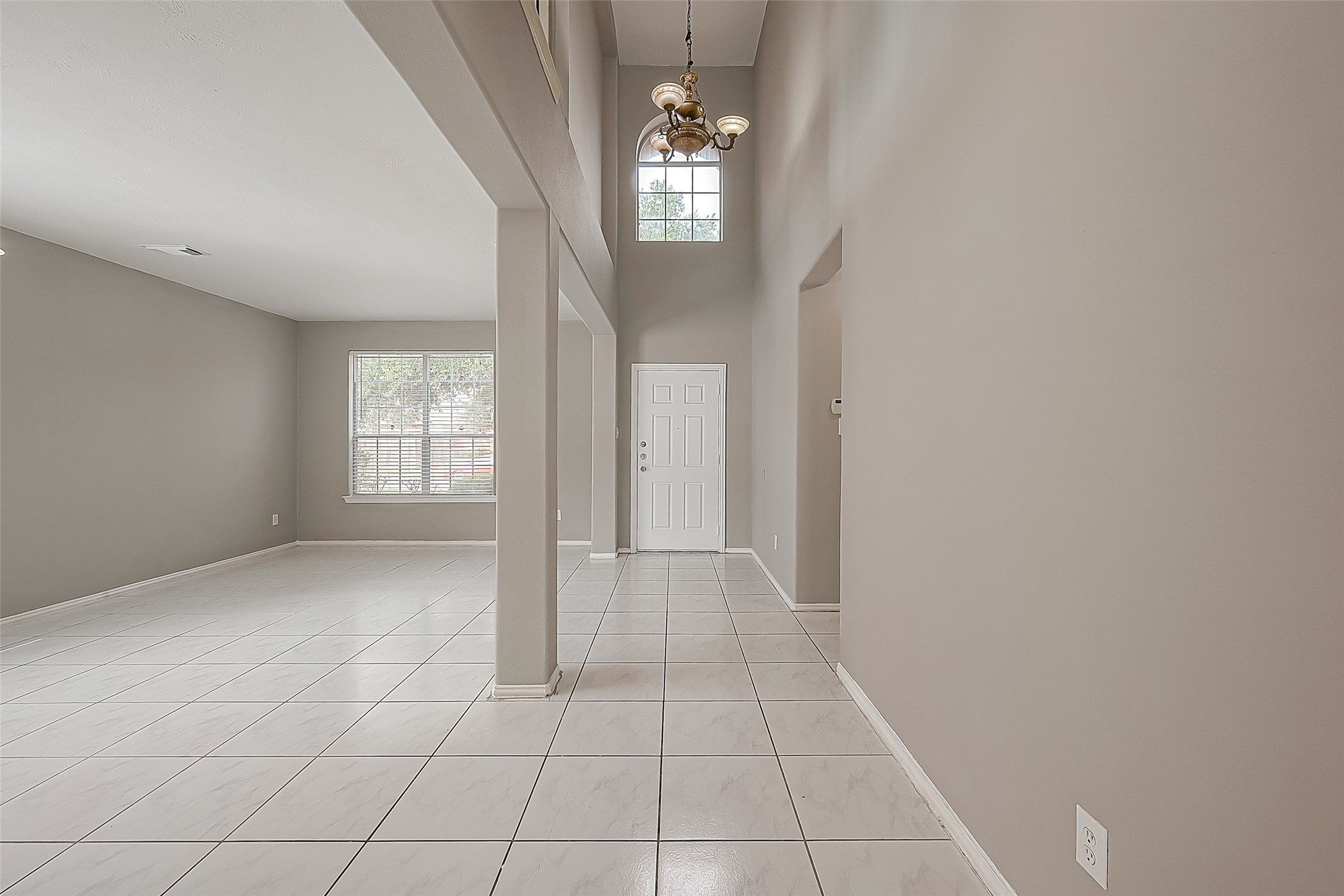 19903 Diamond Hills Lane Property Photo 2