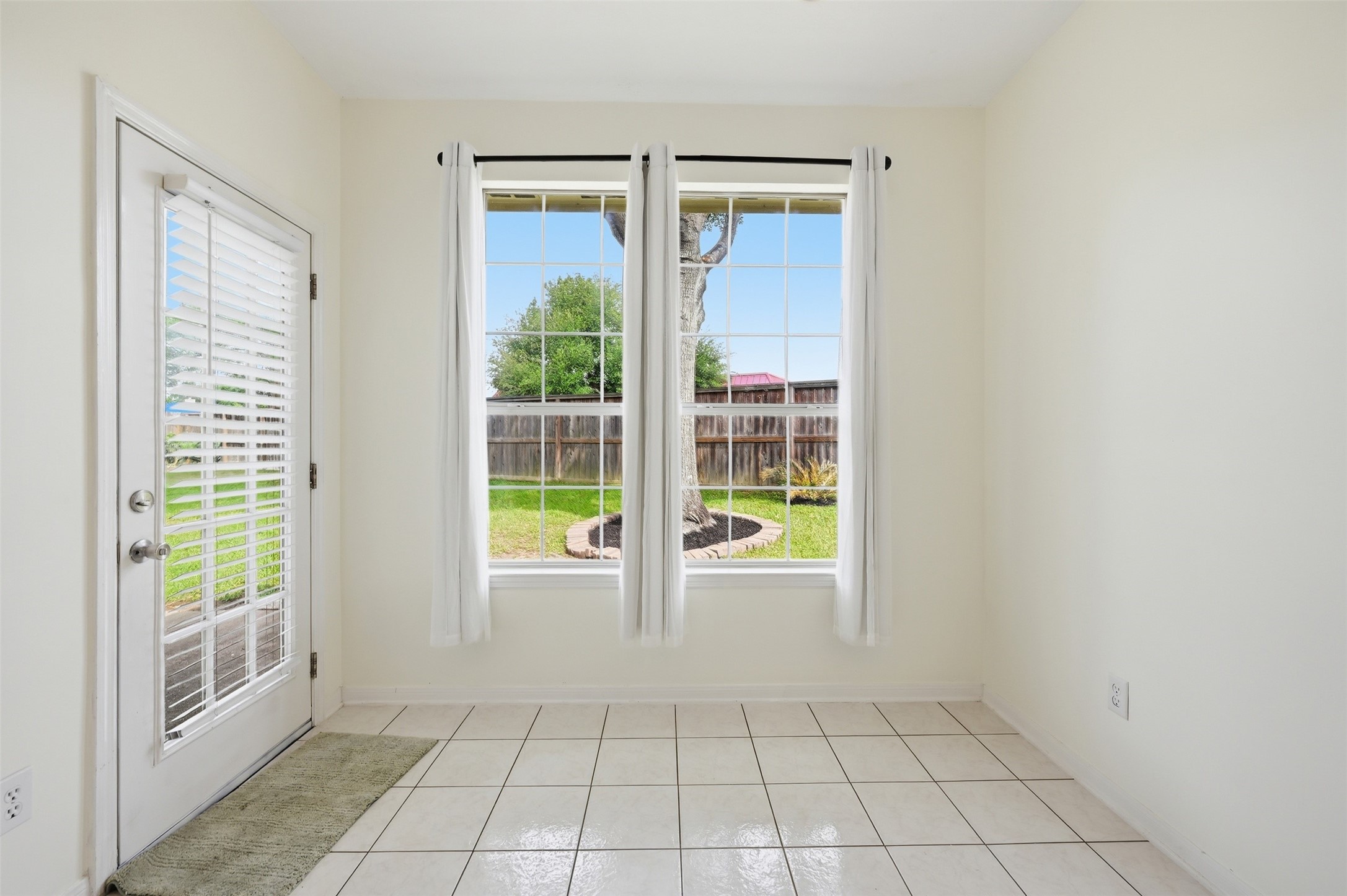 18010 Quiet Stream Court Property Photo 10