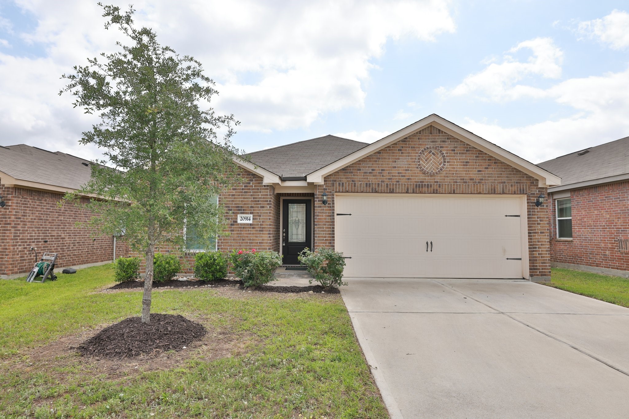 20914 Solstice Point Drive Property Photo 1