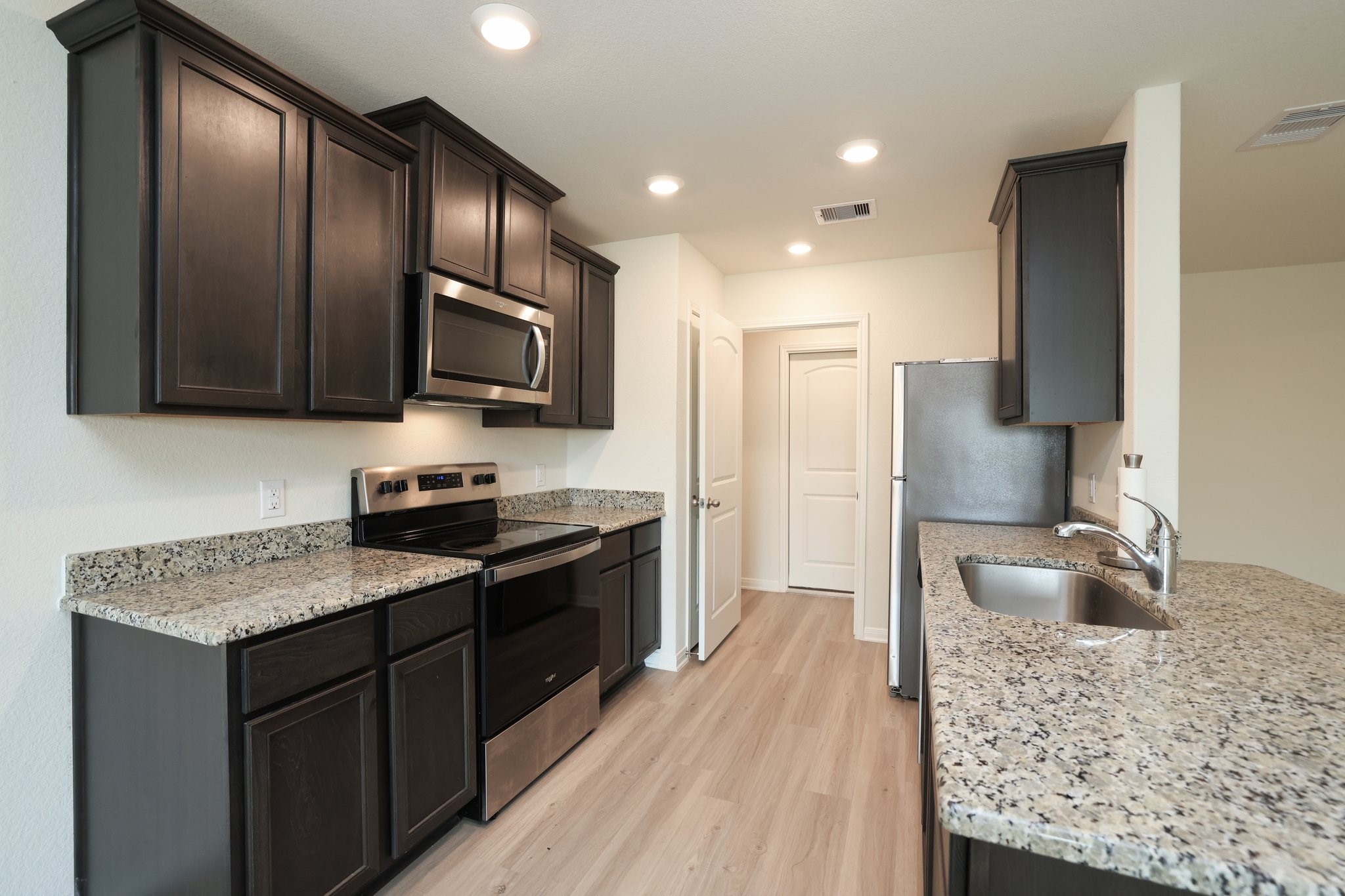 20914 Solstice Point Drive Property Photo 14