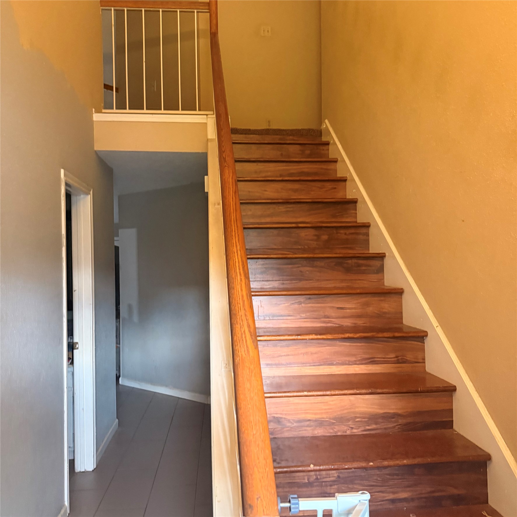 2114 Fountain Drive Property Photo 2