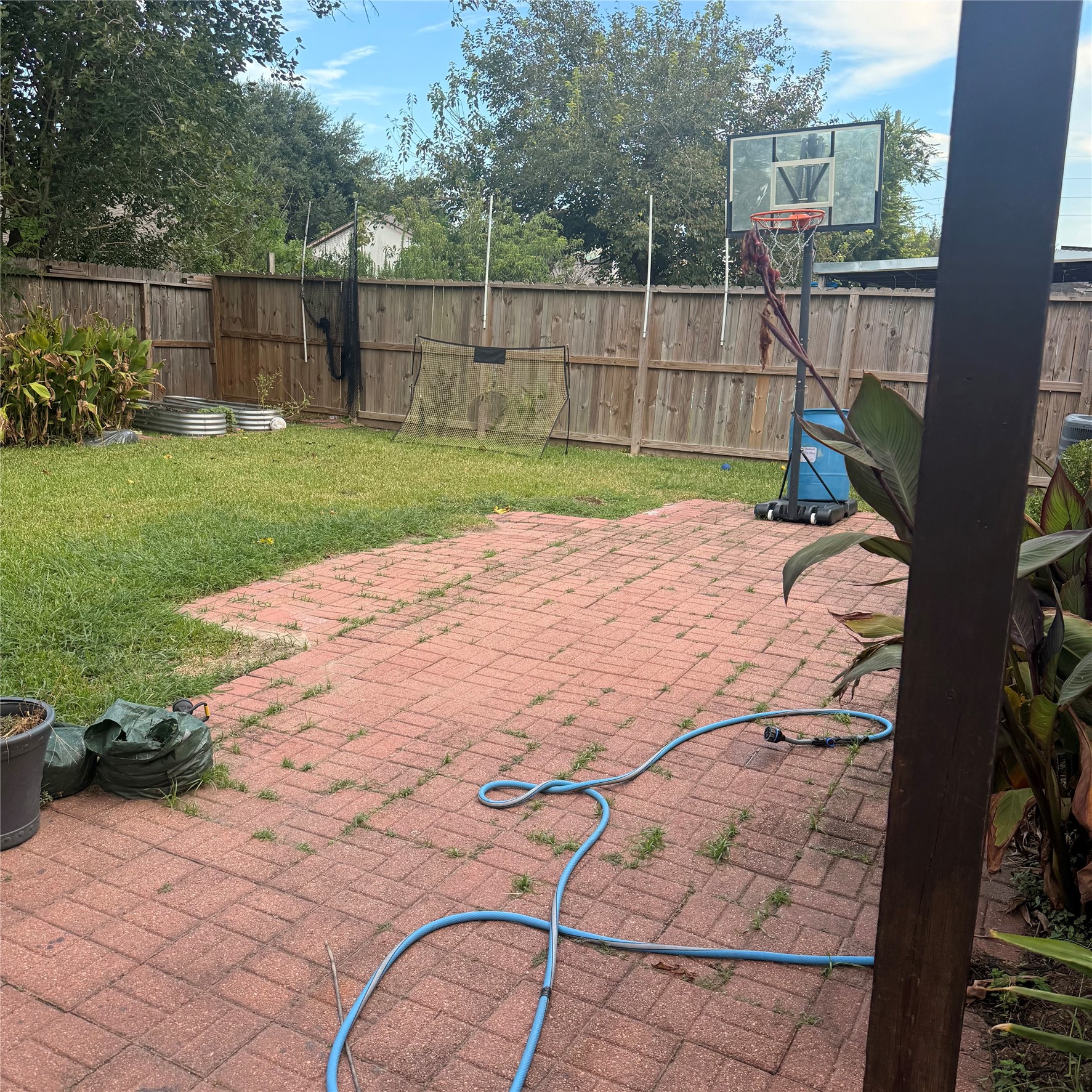 2114 Fountain Drive Property Photo 4