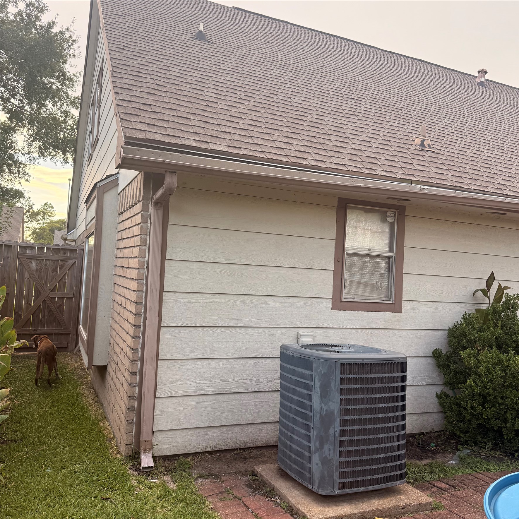 2114 Fountain Drive Property Photo 6