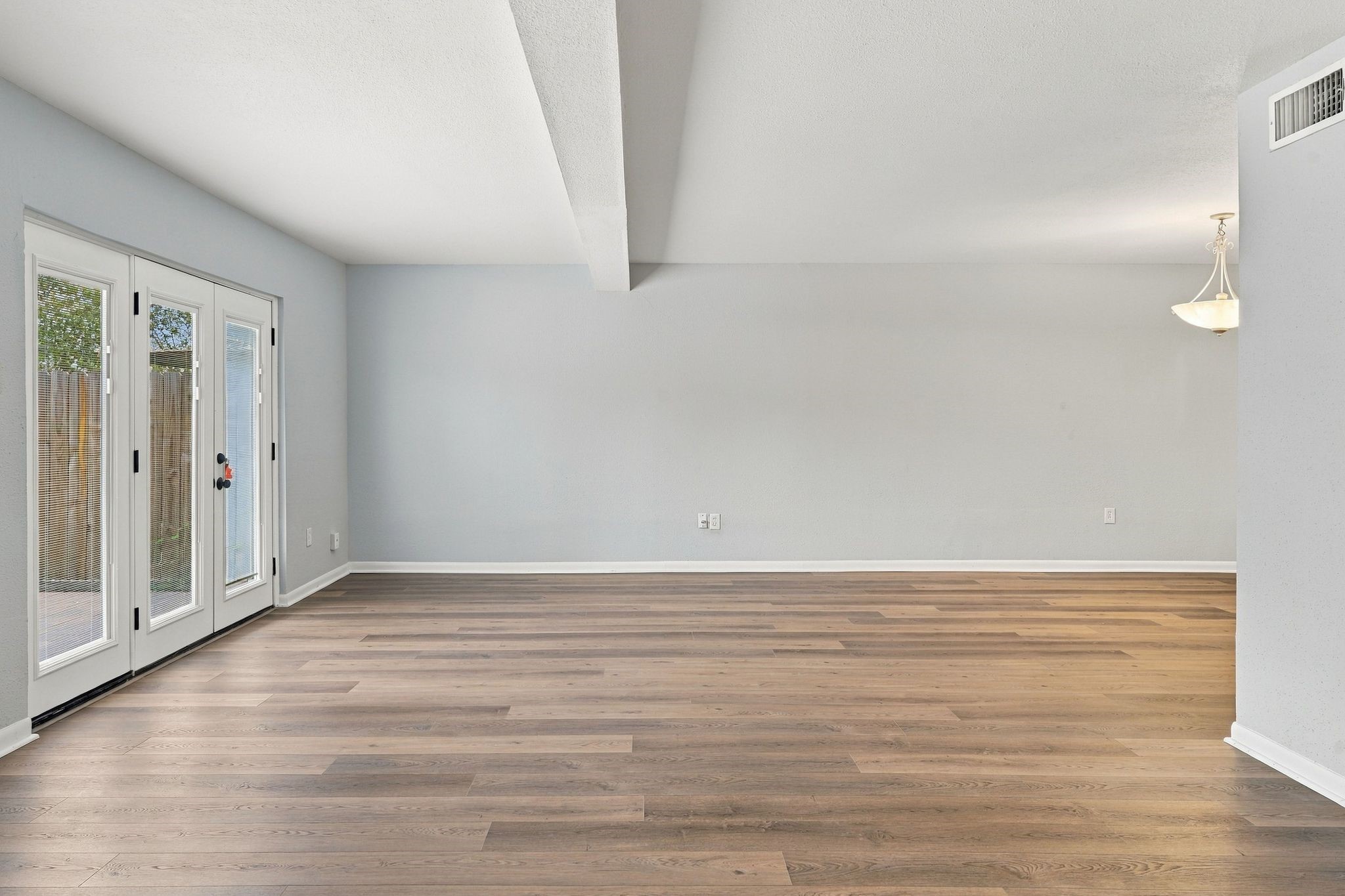 7391 Antoine Drive Property Photo 16