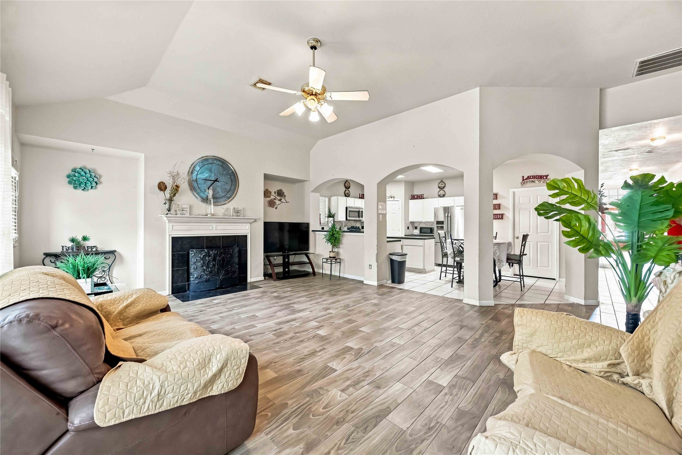 16442 Gaslamp Drive Property Photo 5