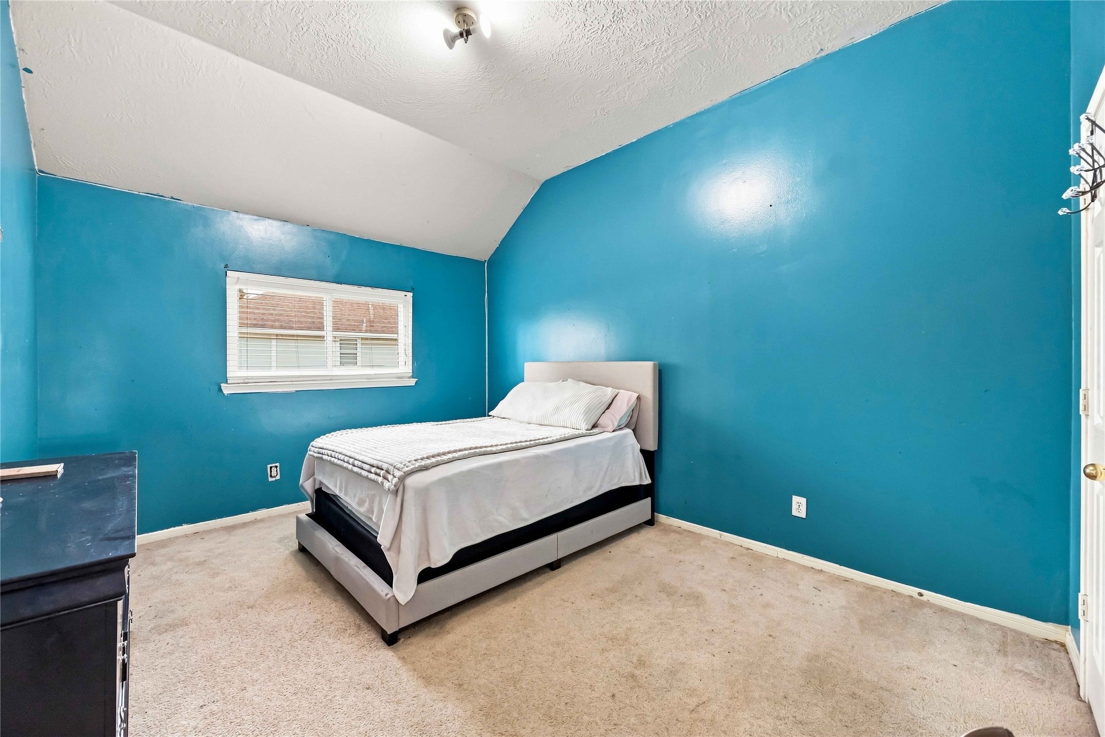 16442 Gaslamp Drive Property Photo 10
