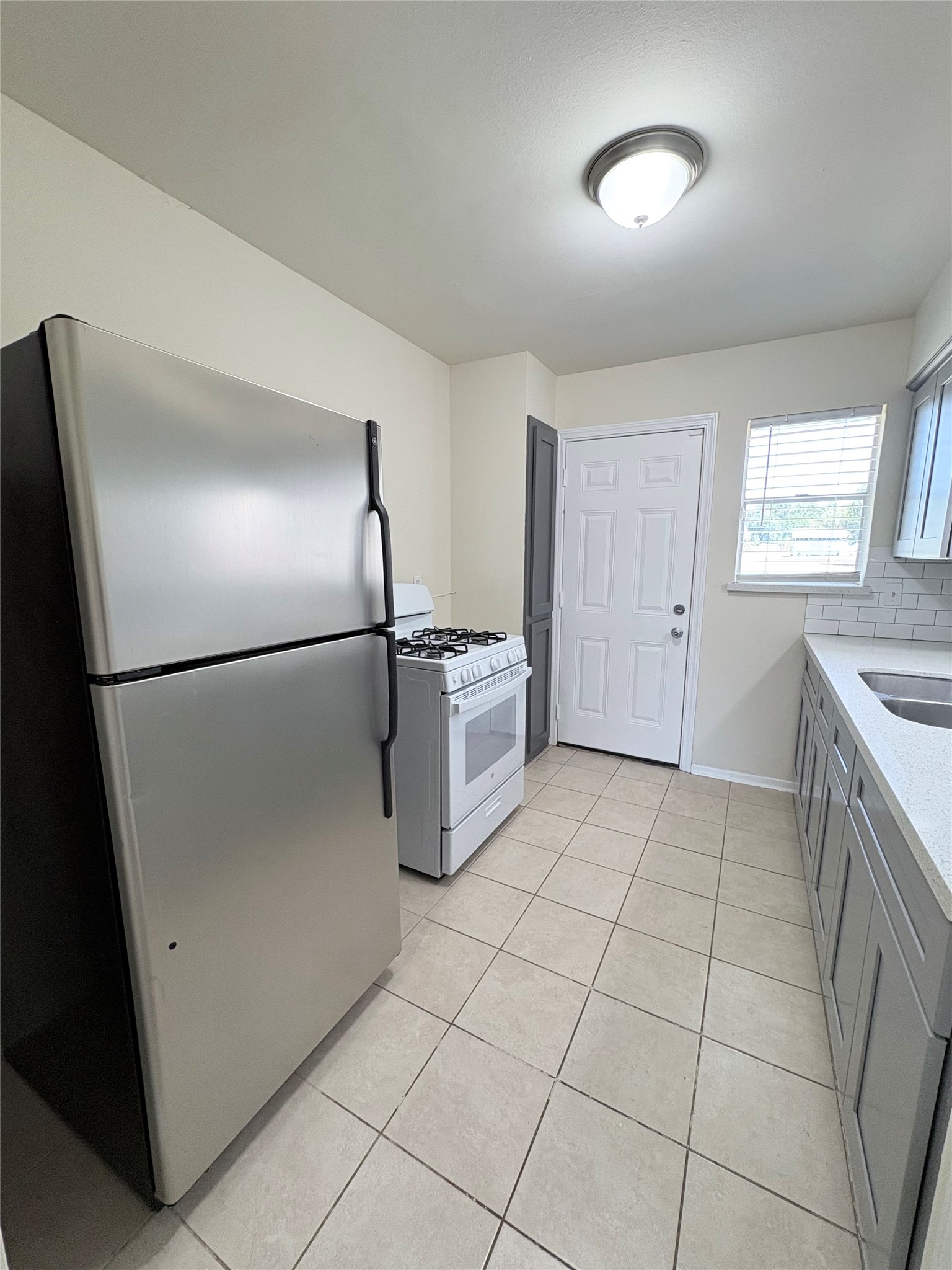 1120 3rd Street Property Photo 3