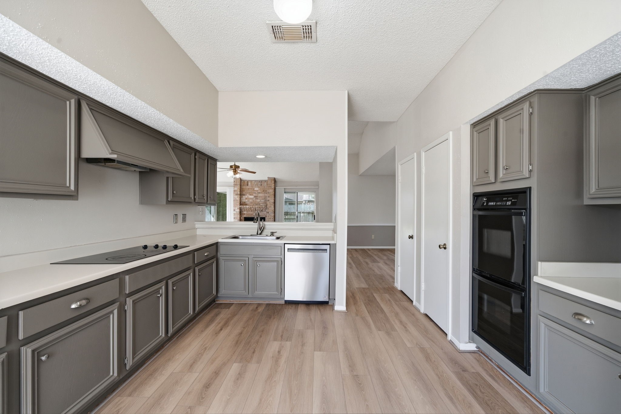 12731 Ashford Meadow Drive Property Photo 3