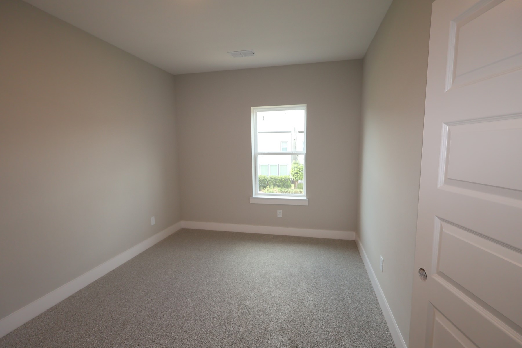 16024 Hayes Park Drive Property Photo 9