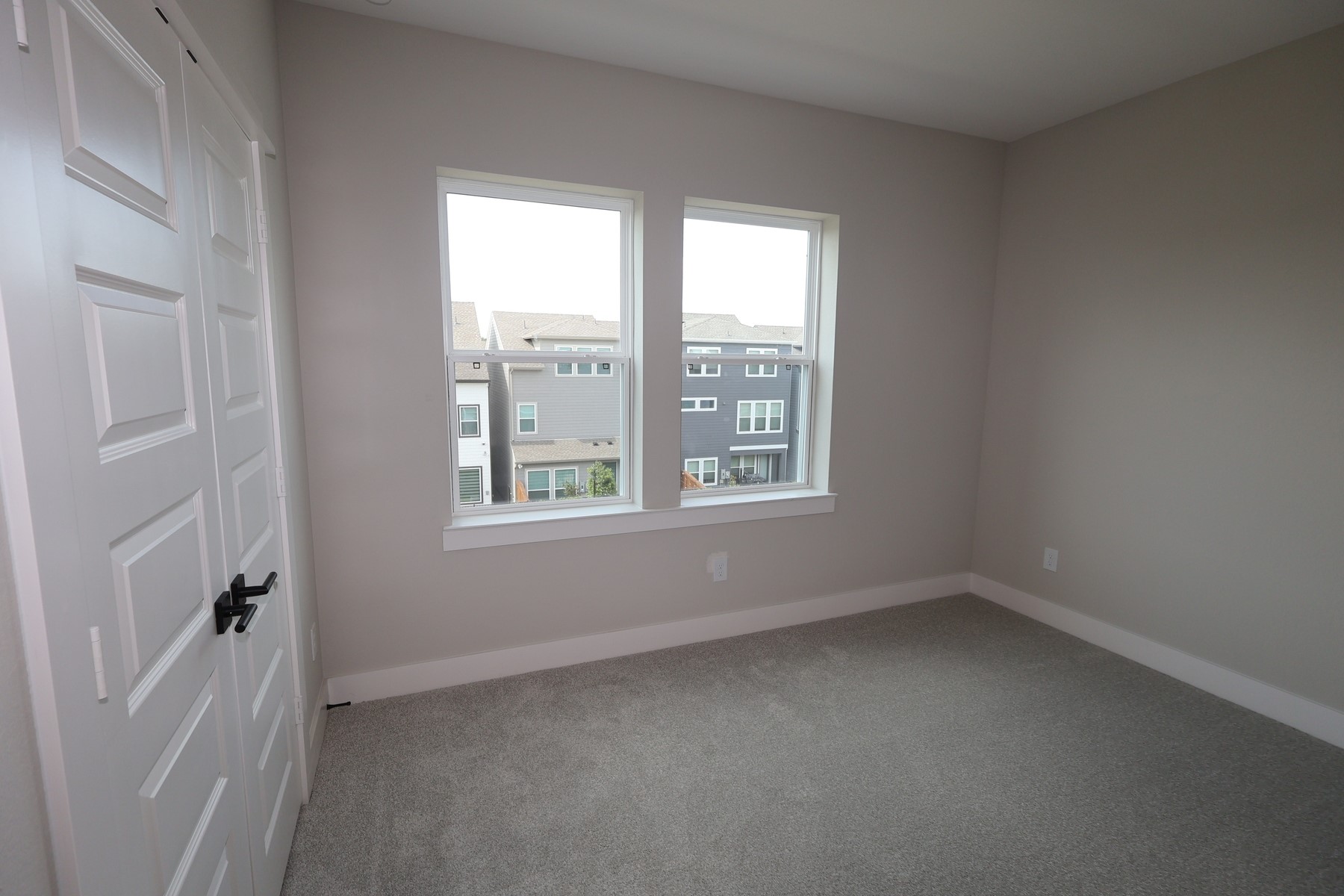 16024 Hayes Park Drive Property Photo 10