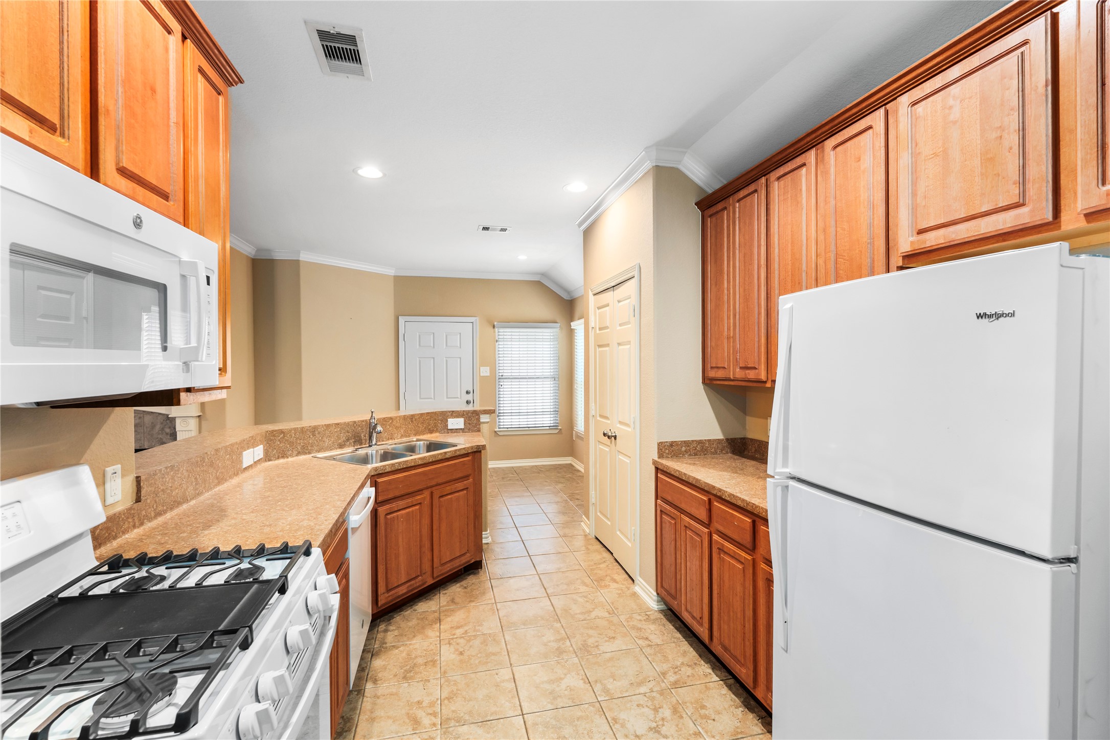 5212 New Orleans Street Property Photo 6