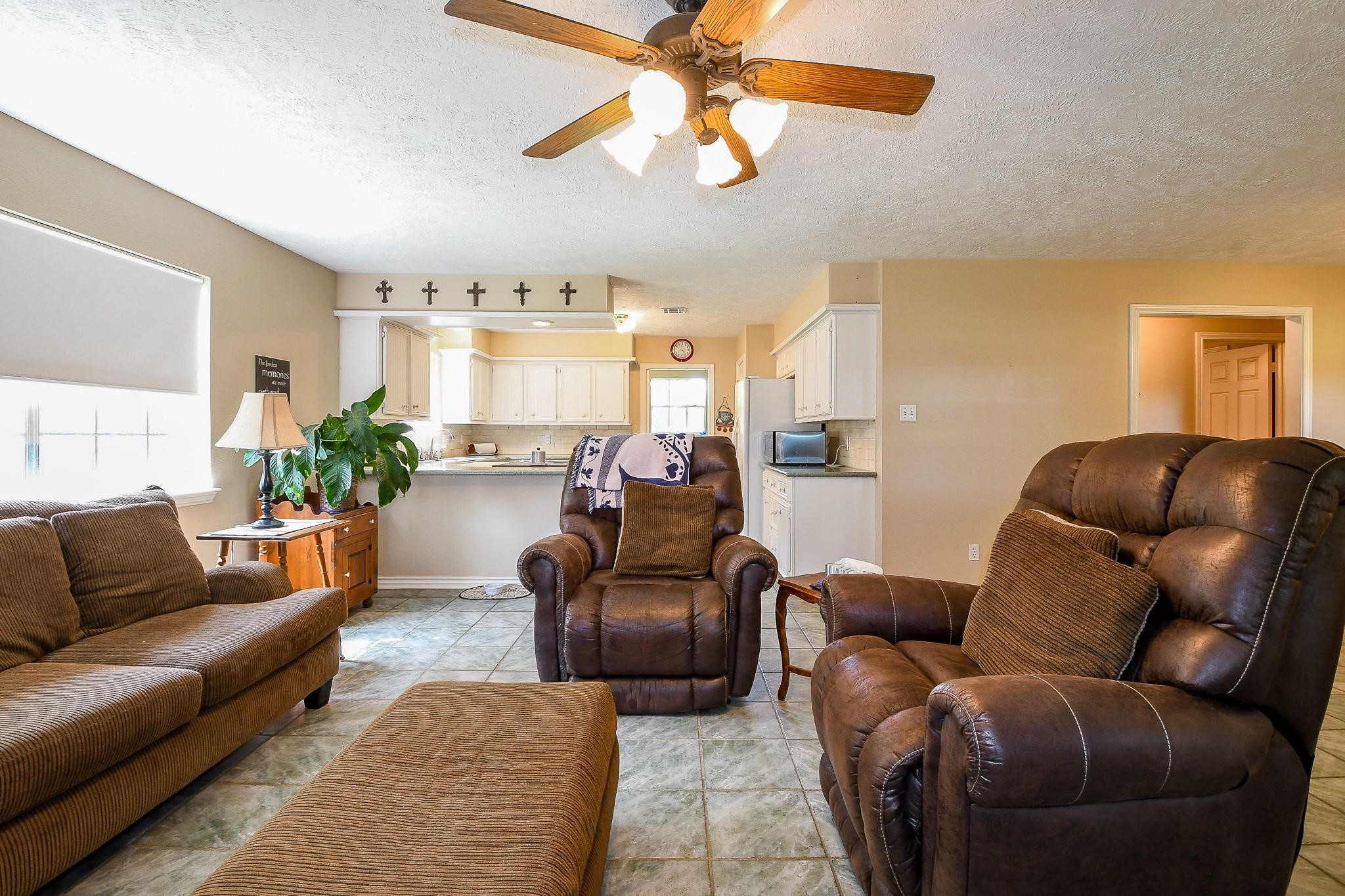 22035 Buescher Road Property Photo 33