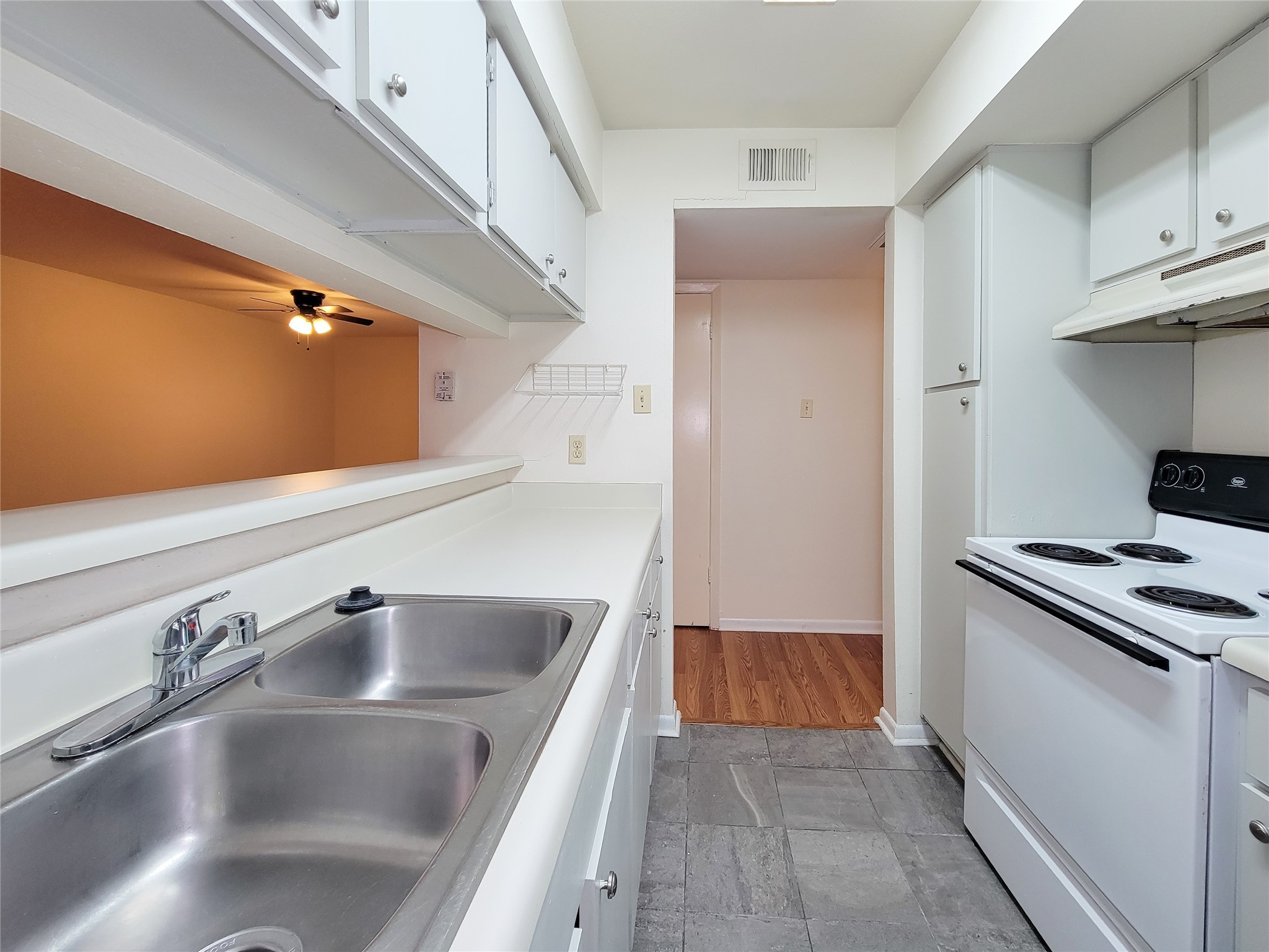 8435 Hearth Drive 2 Property Photo 13