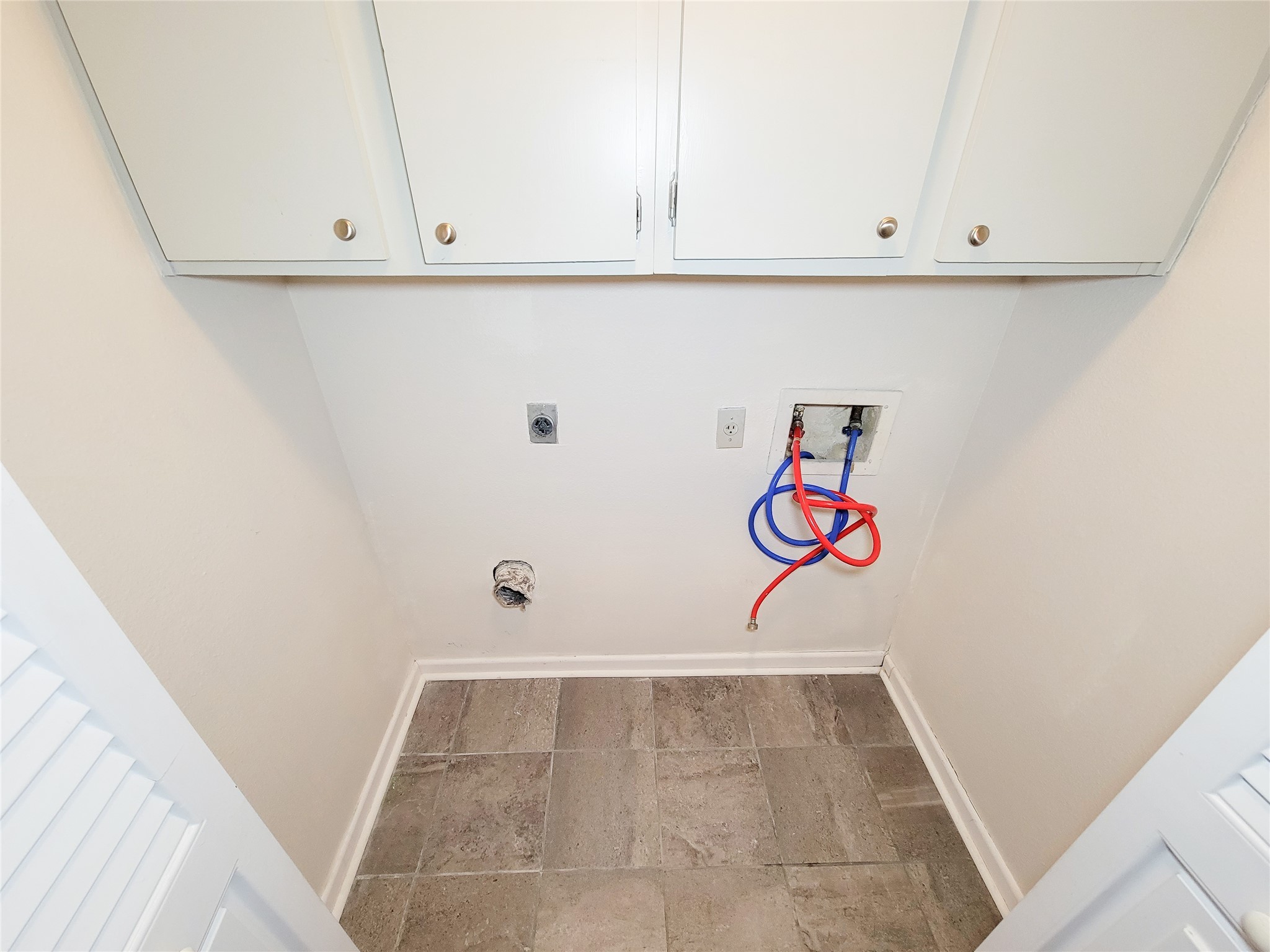 8435 Hearth Drive 2 Property Photo 23