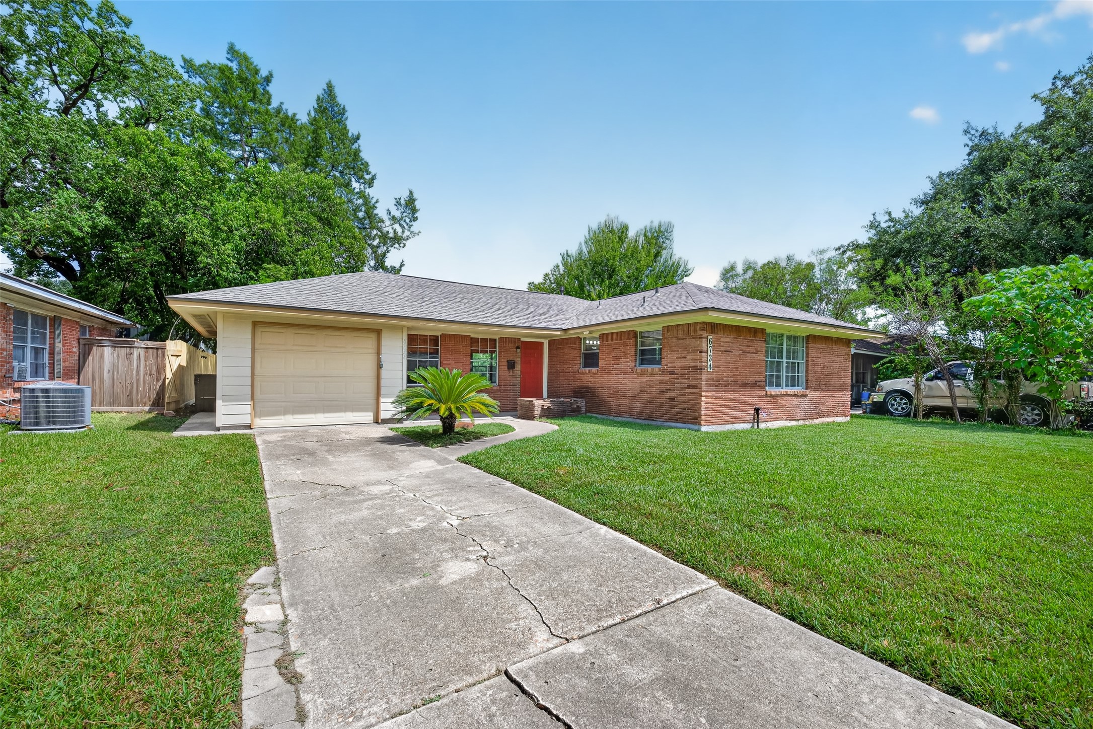 6734 Sharpcrest Street Property Photo 2