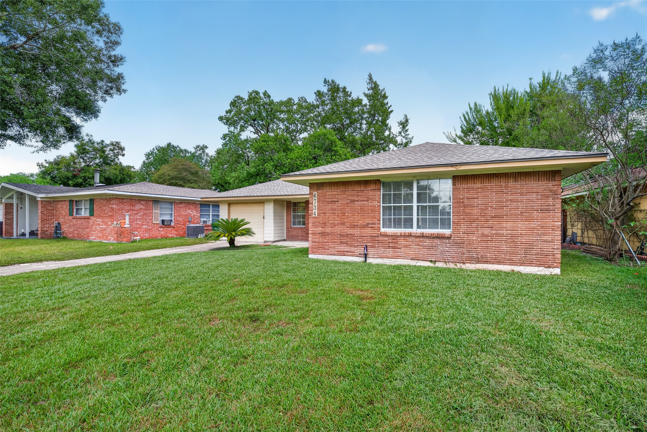 6734 Sharpcrest Street Property Photo 6