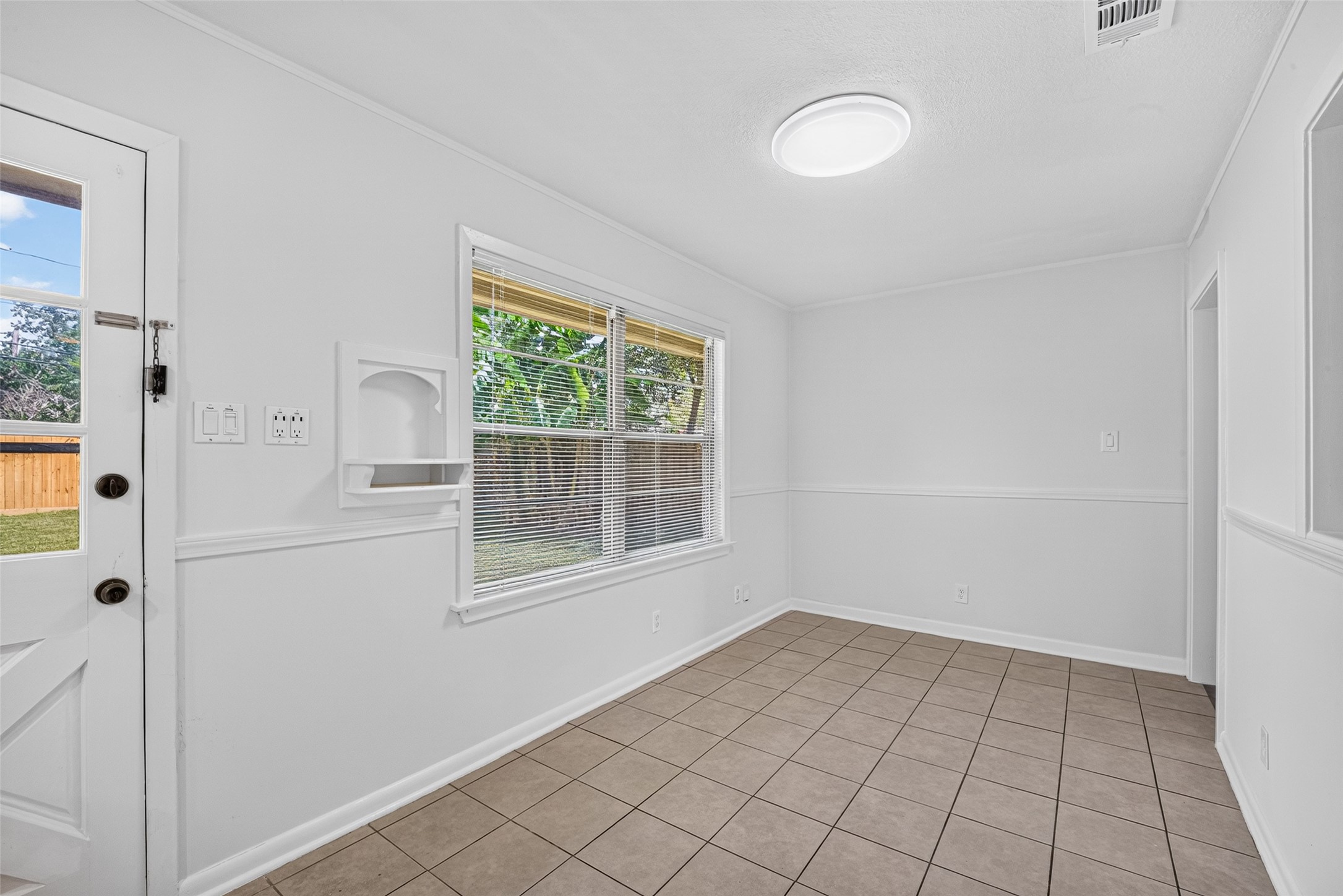 6734 Sharpcrest Street Property Photo 15