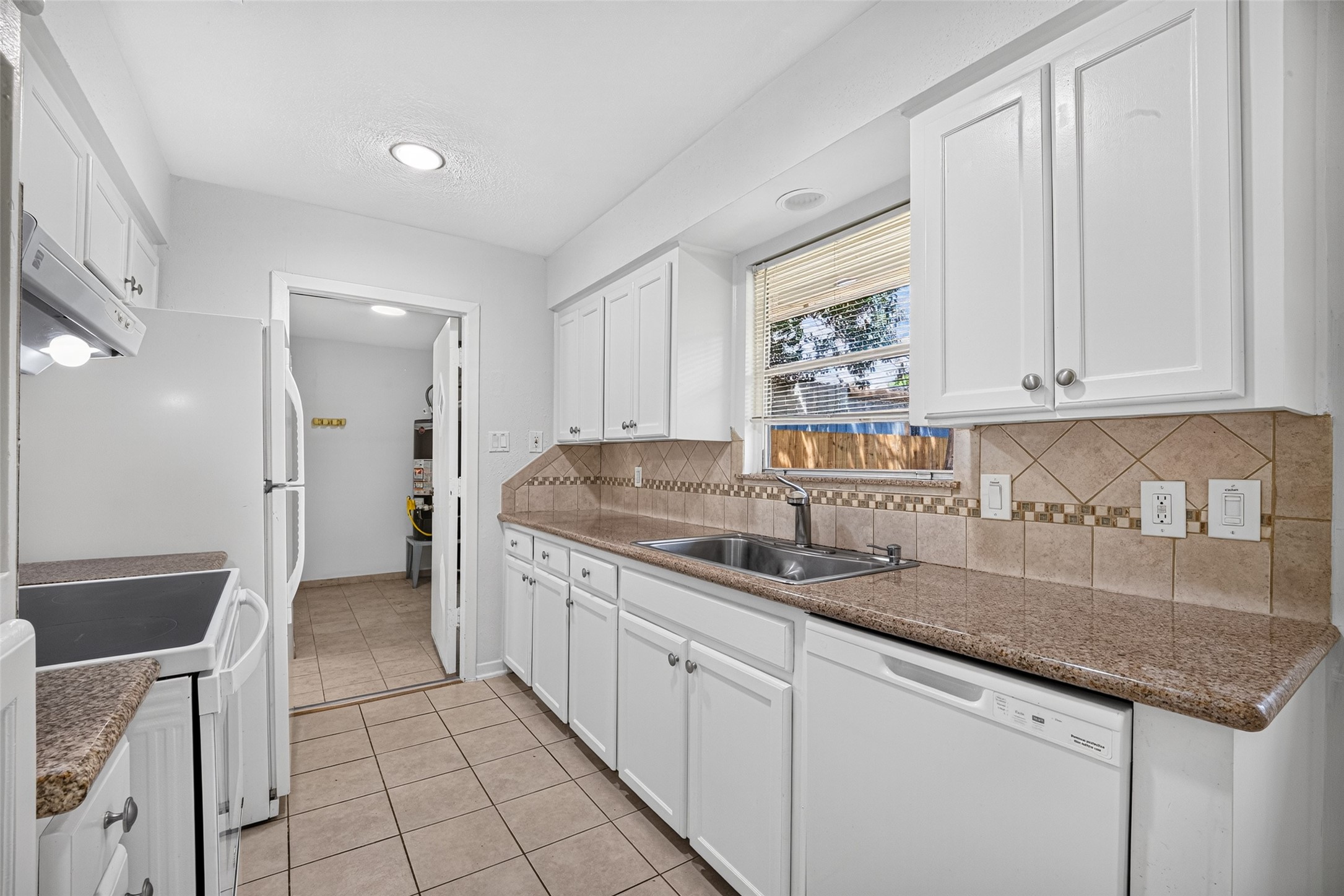 6734 Sharpcrest Street Property Photo 17
