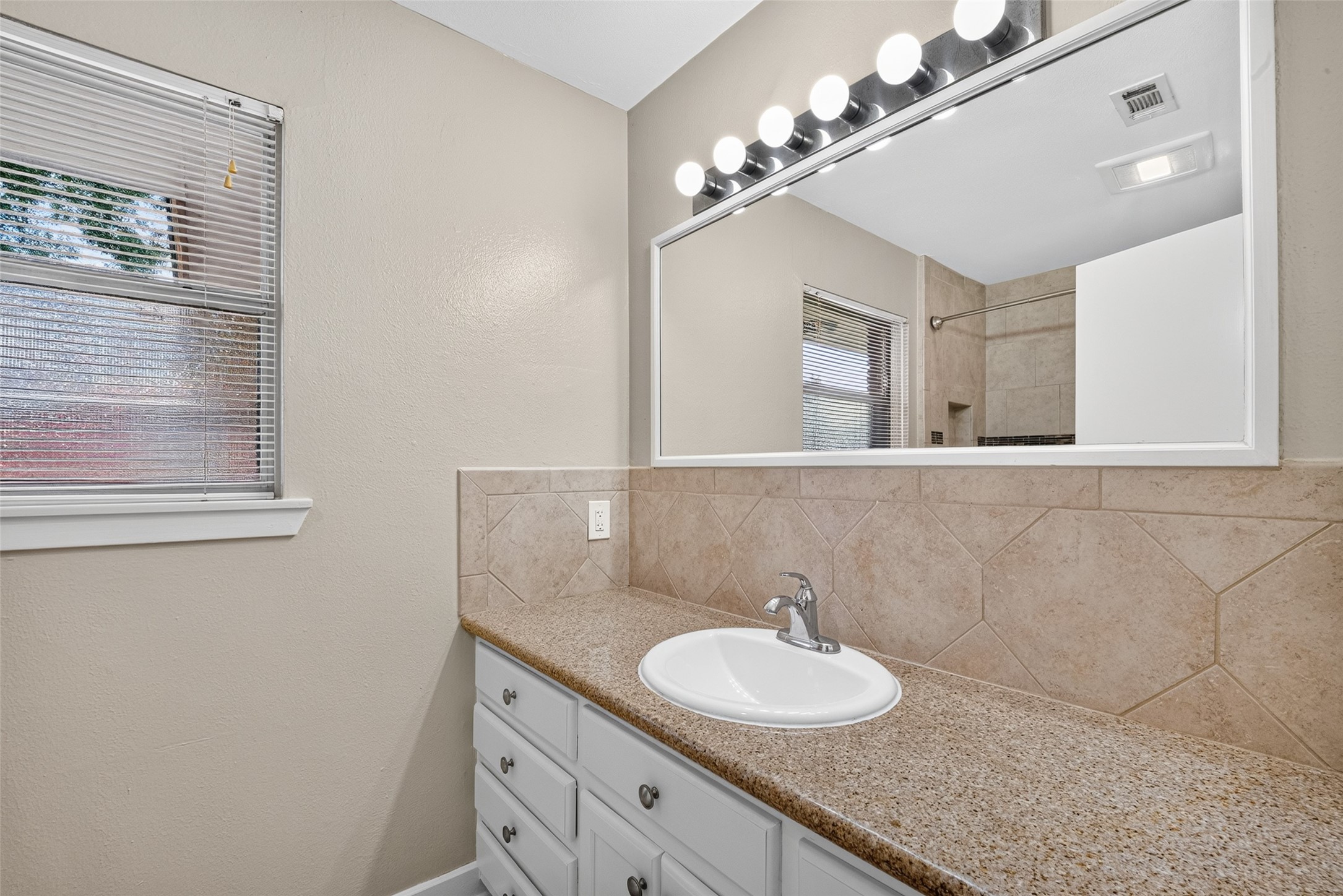 6734 Sharpcrest Street Property Photo 27