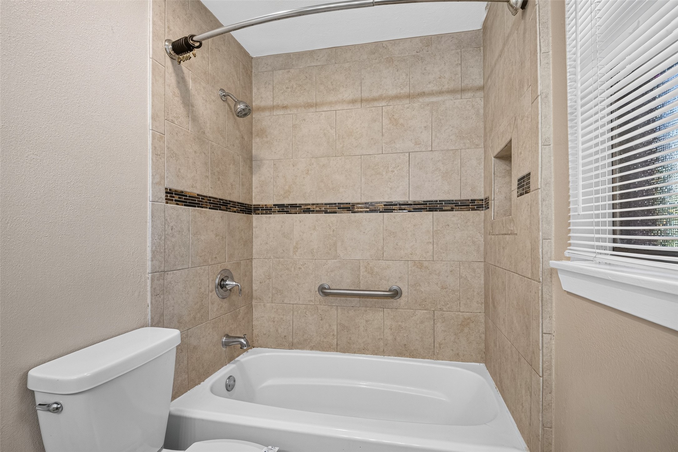 6734 Sharpcrest Street Property Photo 28