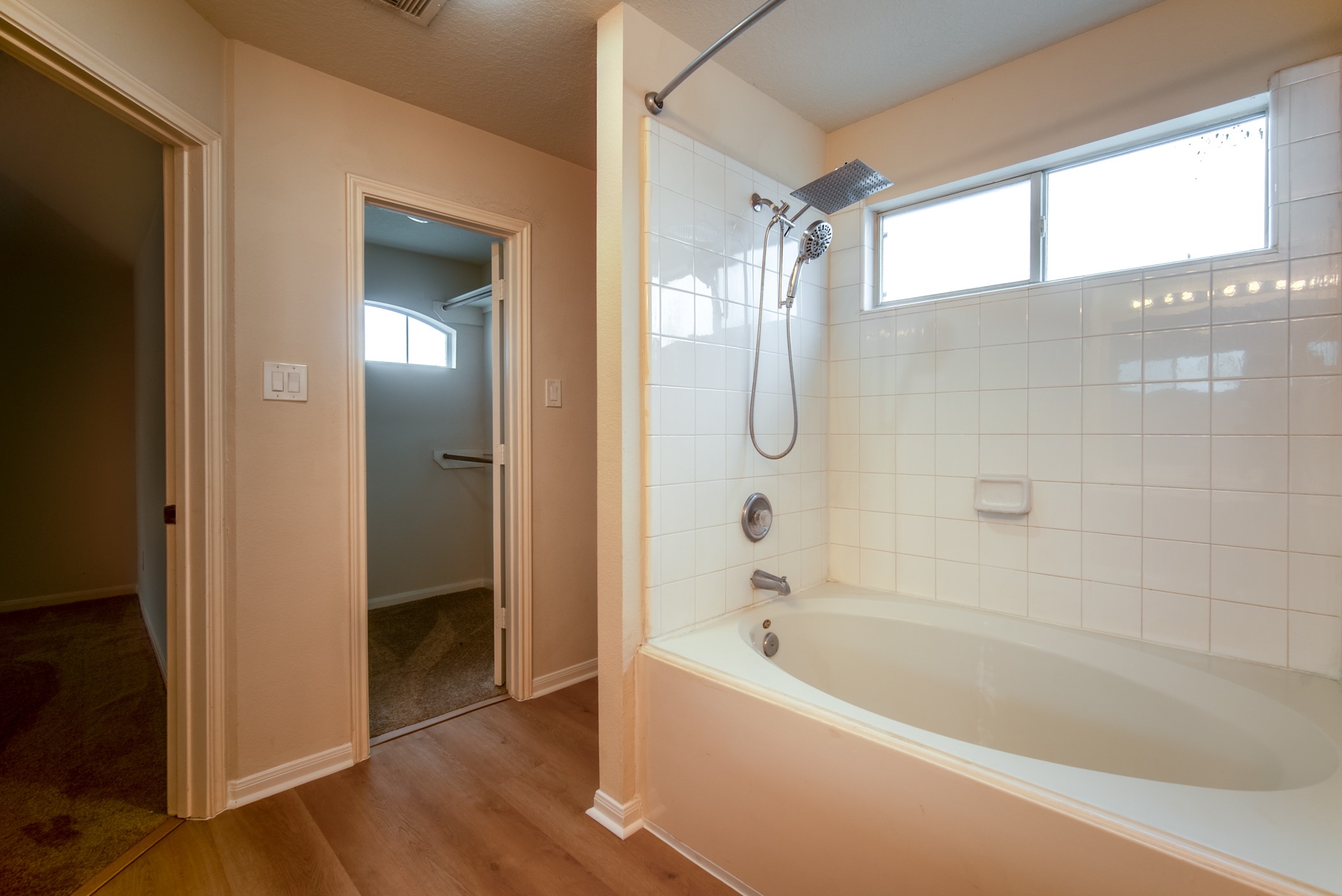 6702 Albion Cresent Drive Property Photo 12