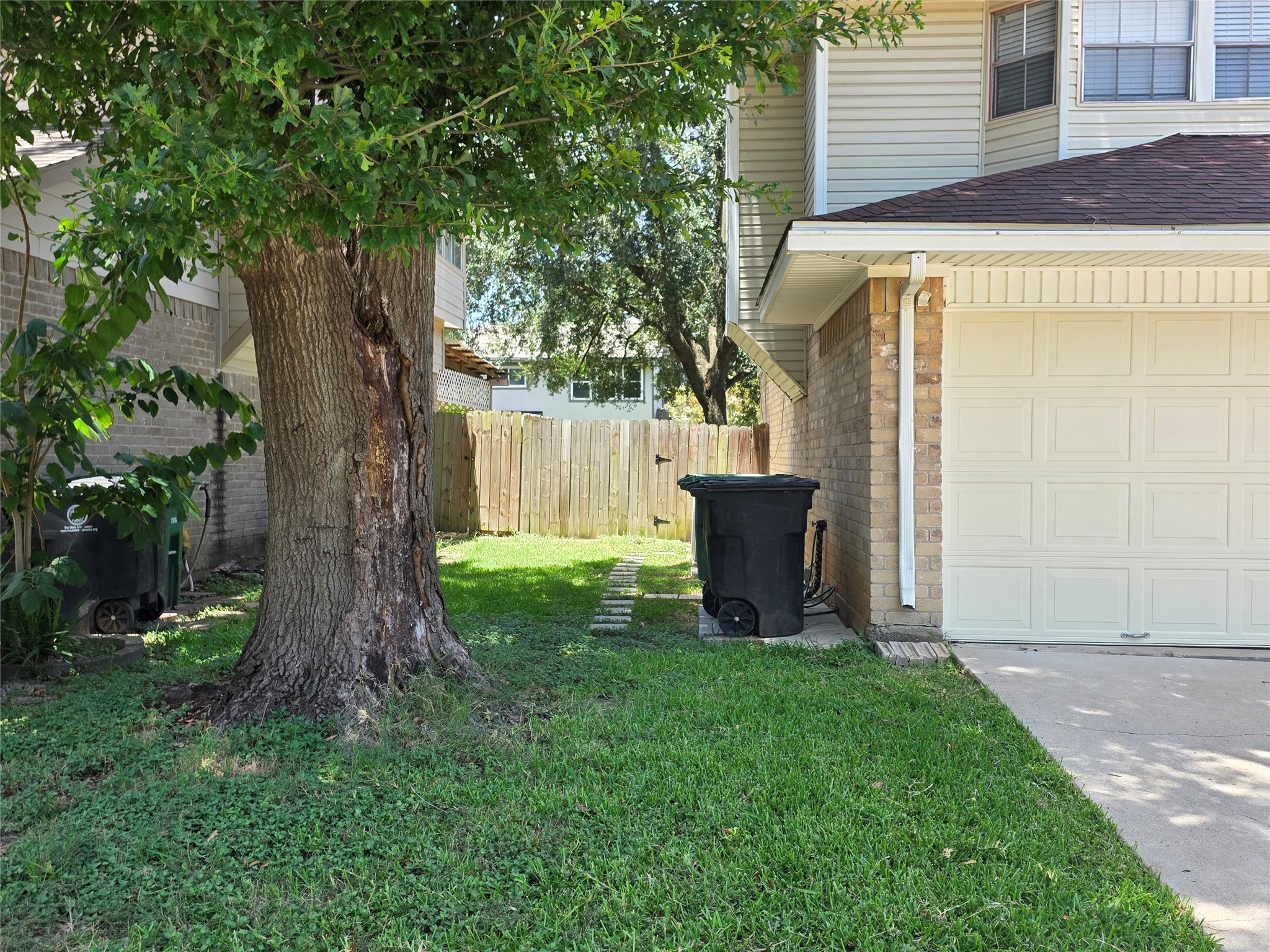 12902 Skymeadow Drive Property Photo 4